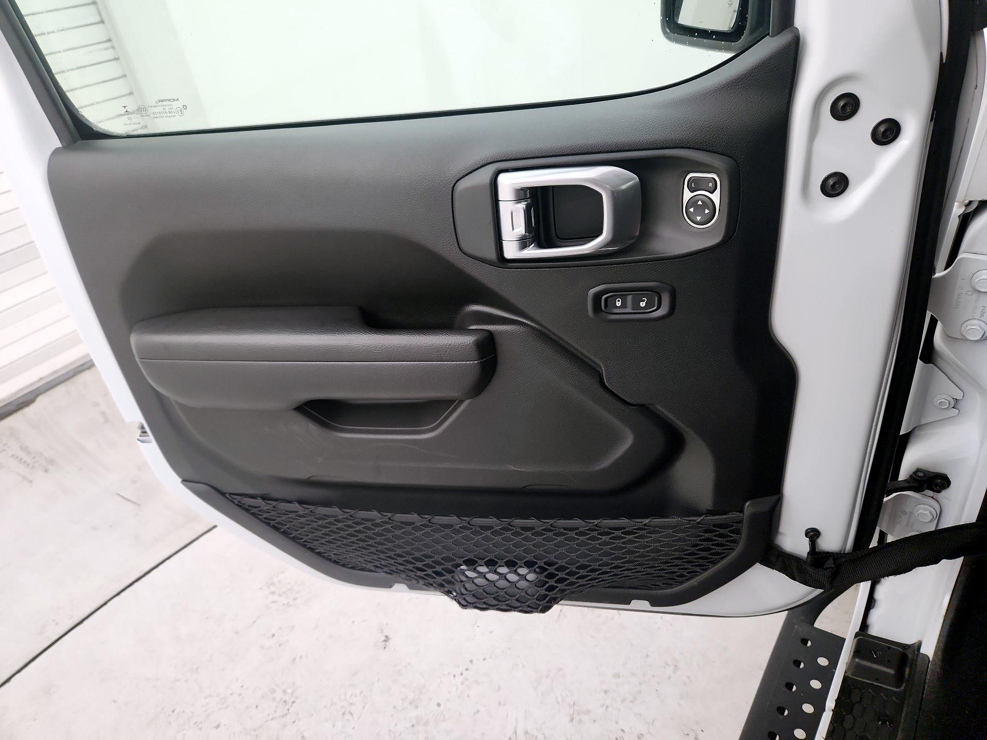 Thumbnail: 2022 Jeep Wrangler - 12