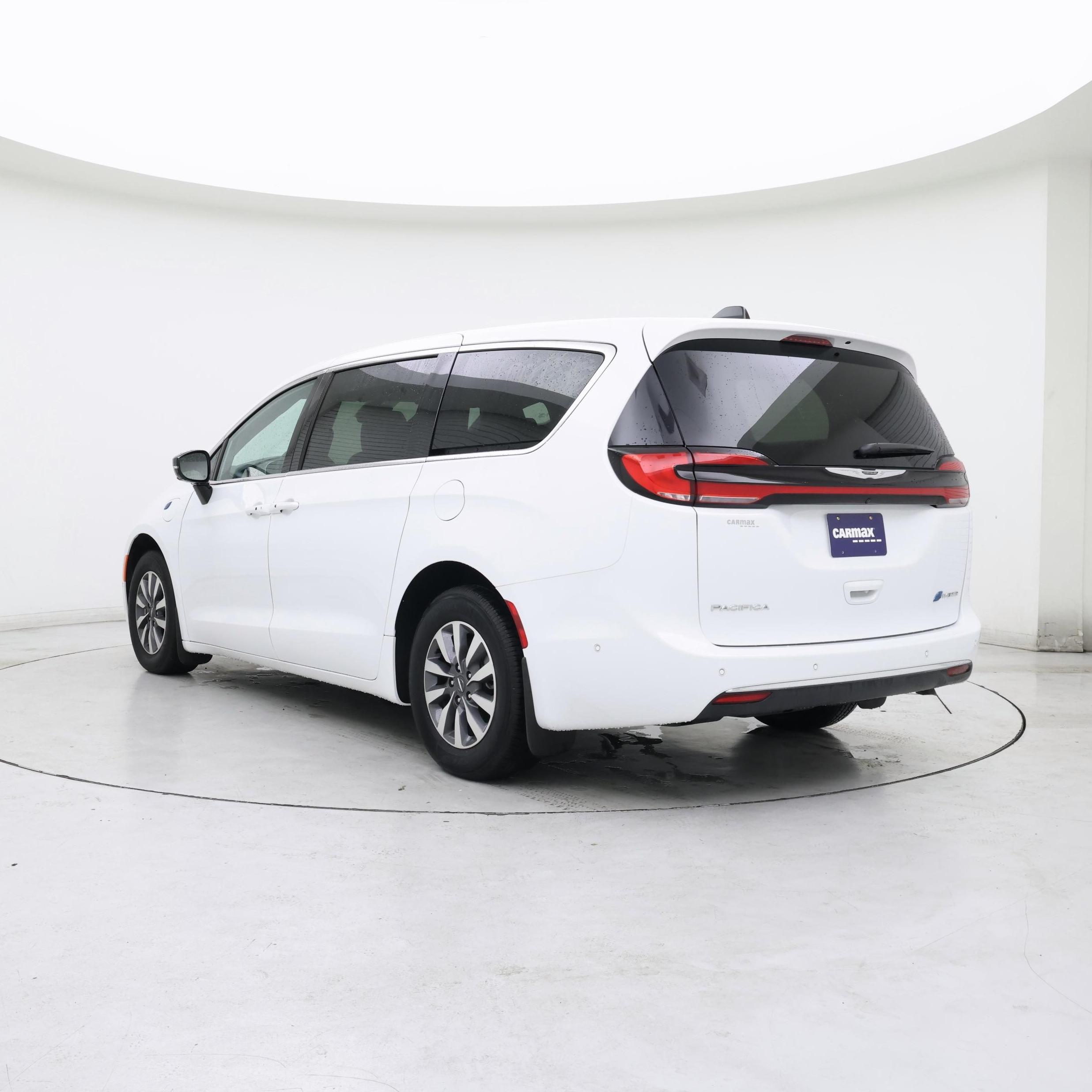 Thumbnail: 2025 Chrysler Pacifica - 2