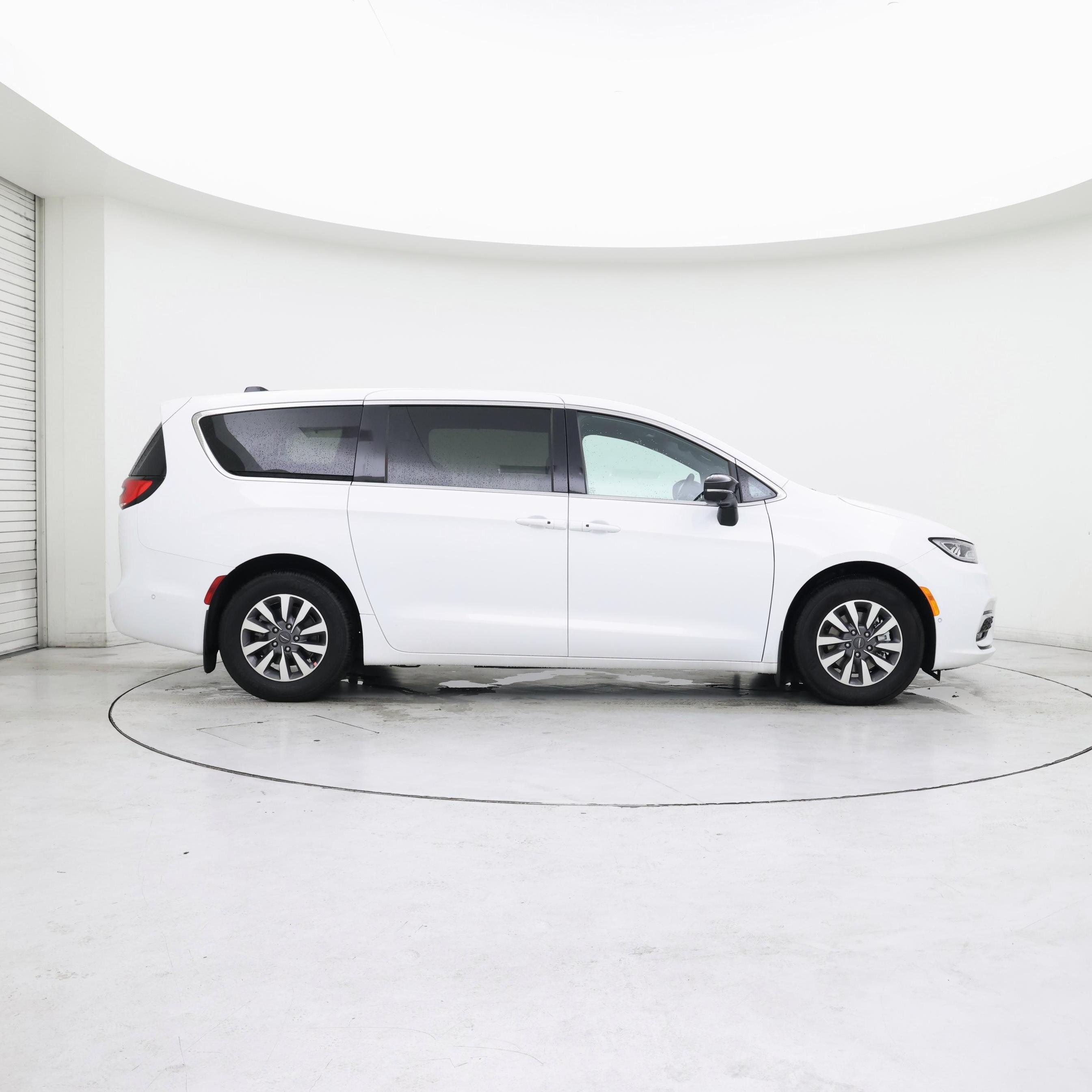 Thumbnail: 2025 Chrysler Pacifica - 7