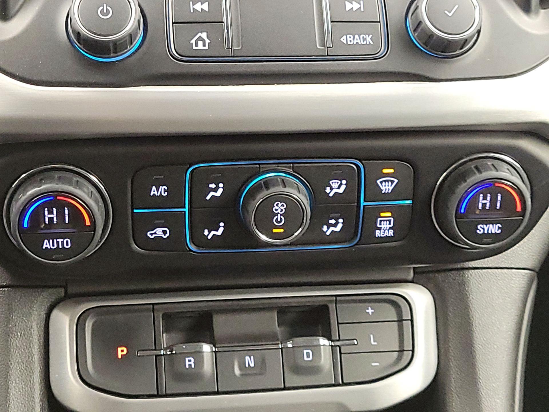 Thumbnail: 2023 GMC Acadia - 17