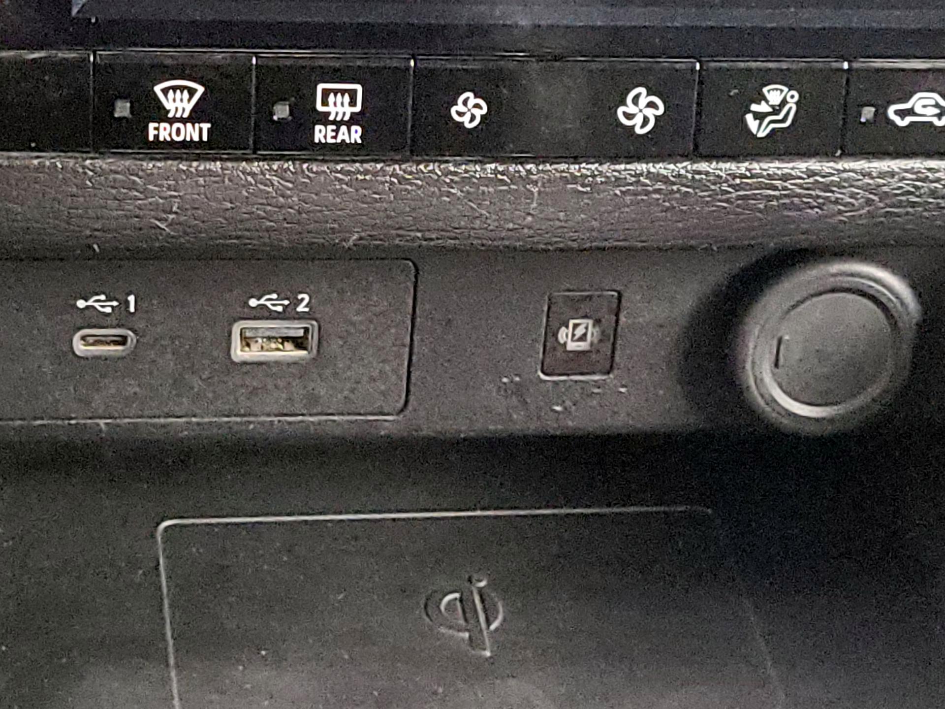 Thumbnail: 2024 Mitsubishi Outlander - 19