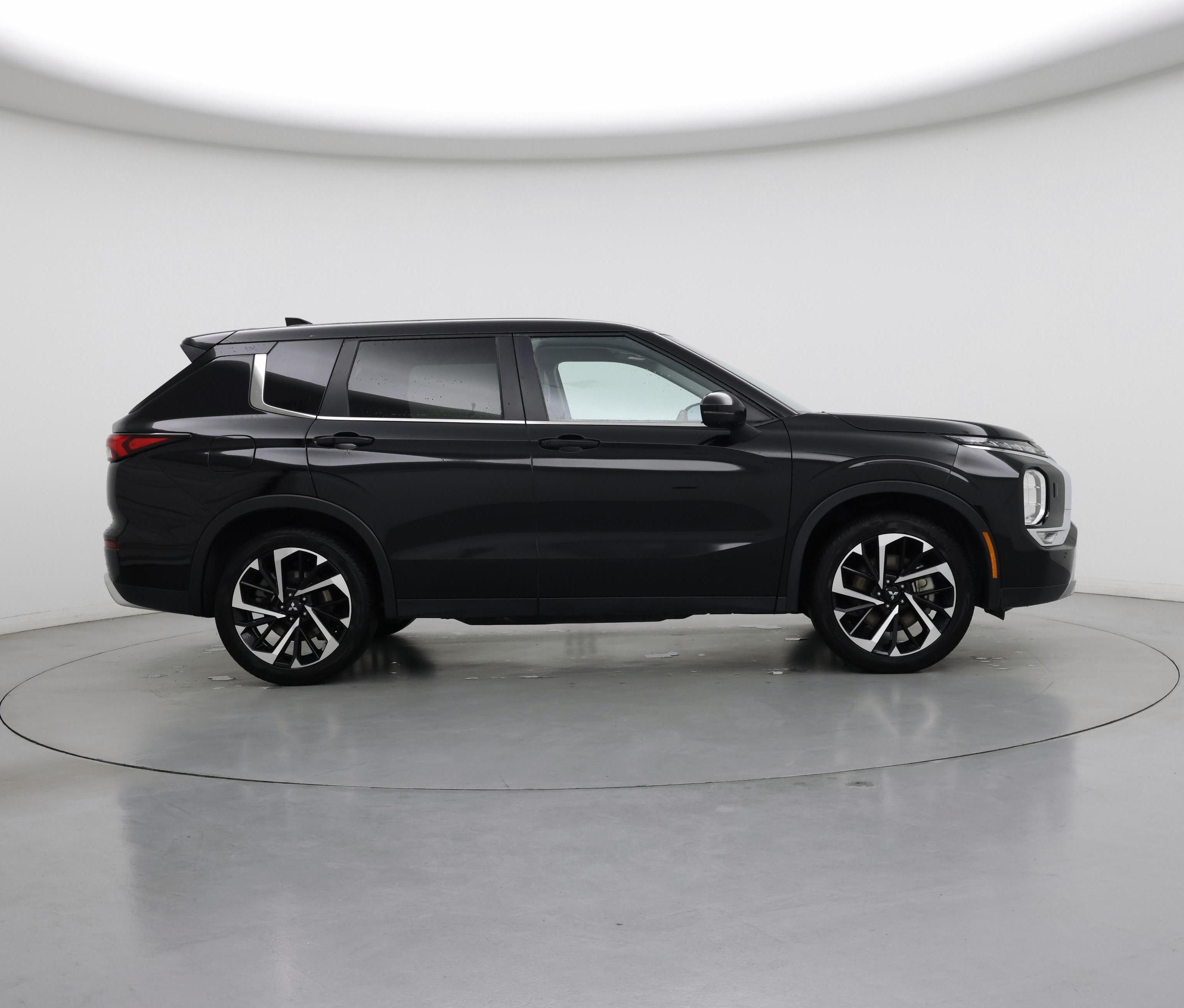 Thumbnail: 2024 Mitsubishi Outlander - 7