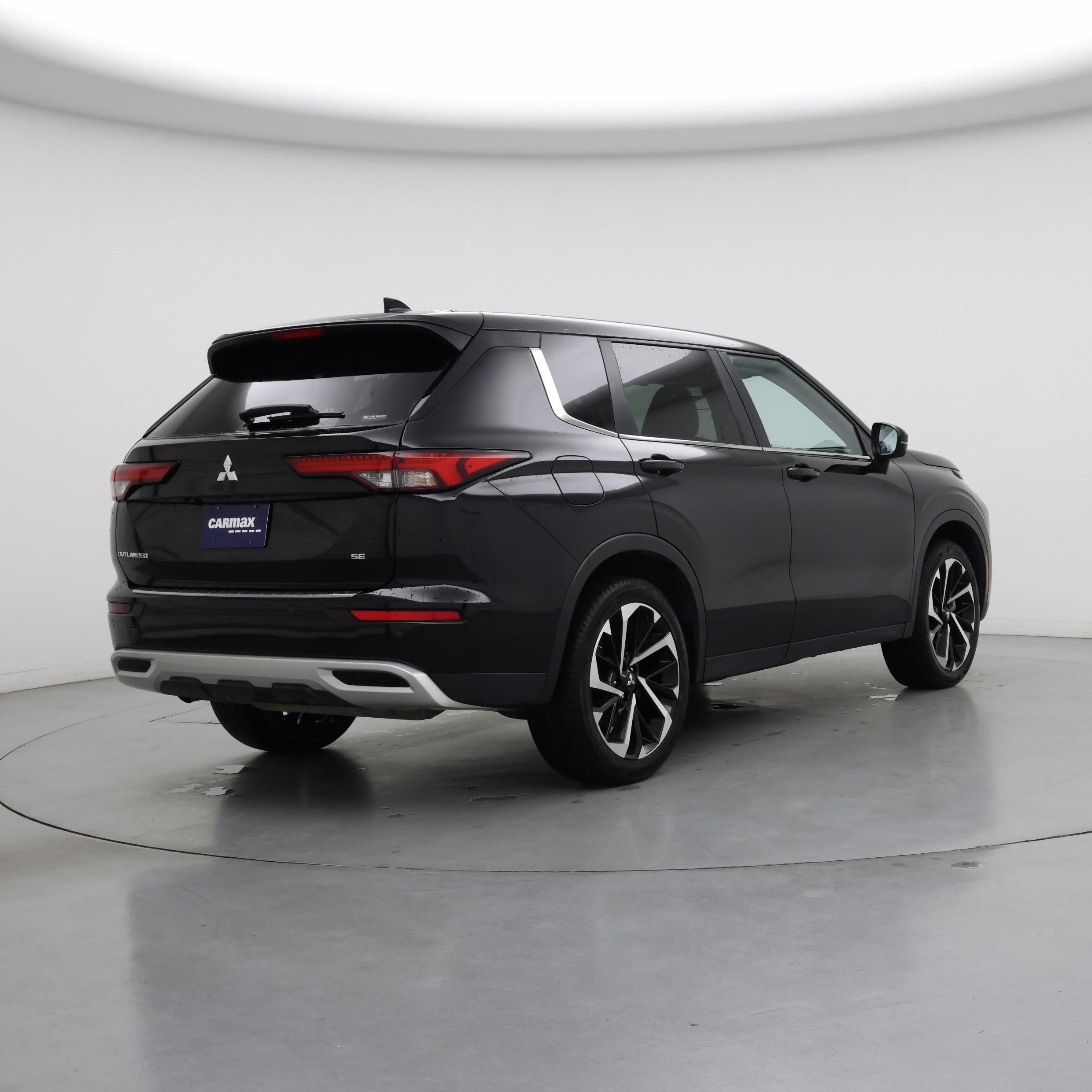 Thumbnail: 2024 Mitsubishi Outlander - 8