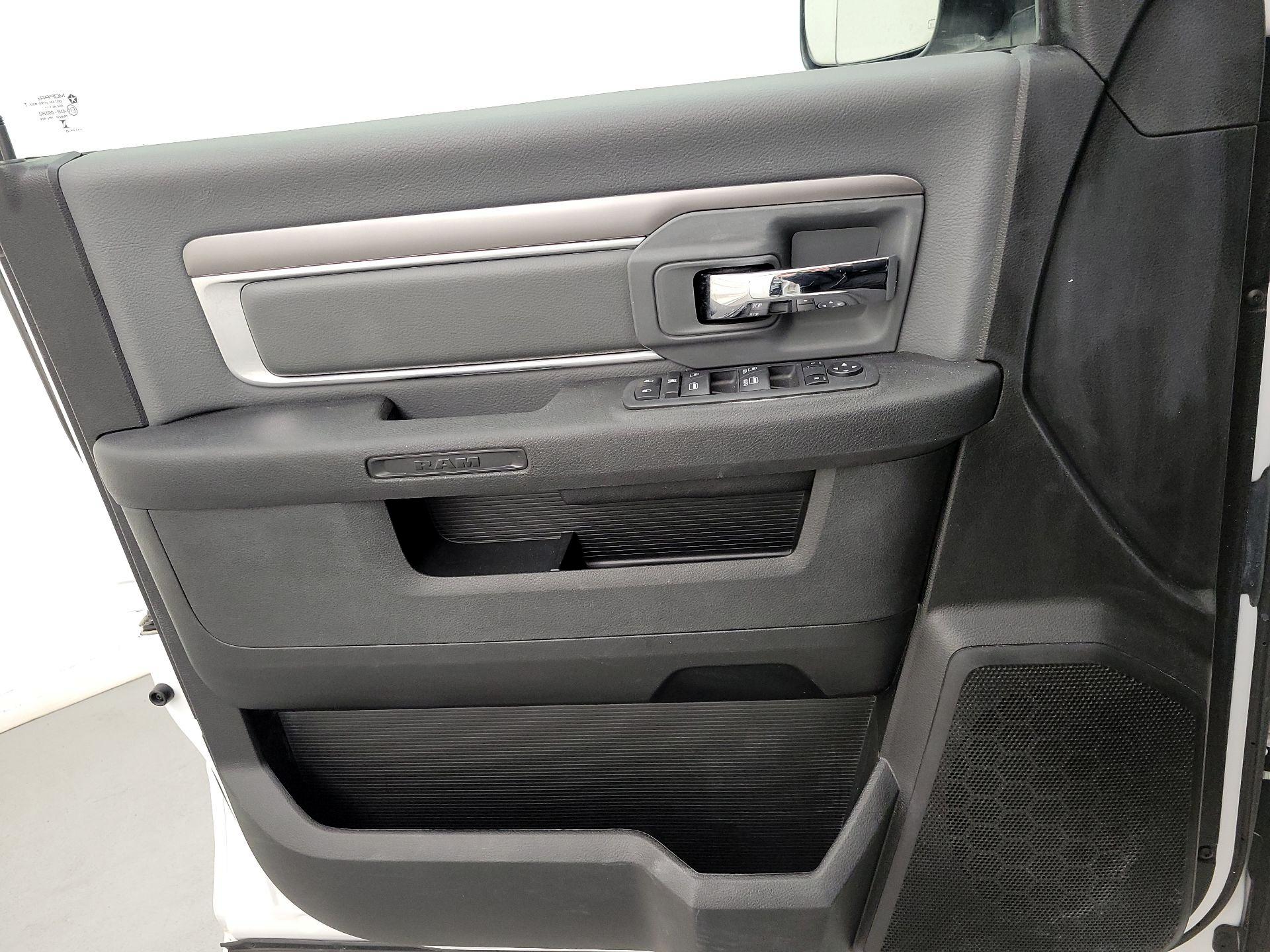 Thumbnail: 2023 RAM 1500 Classic - 12