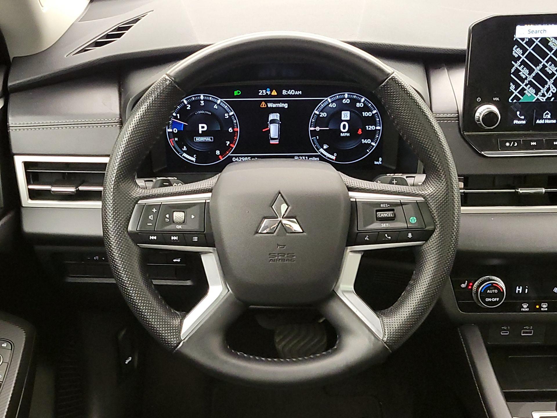 Thumbnail: 2024 Mitsubishi Outlander - 10