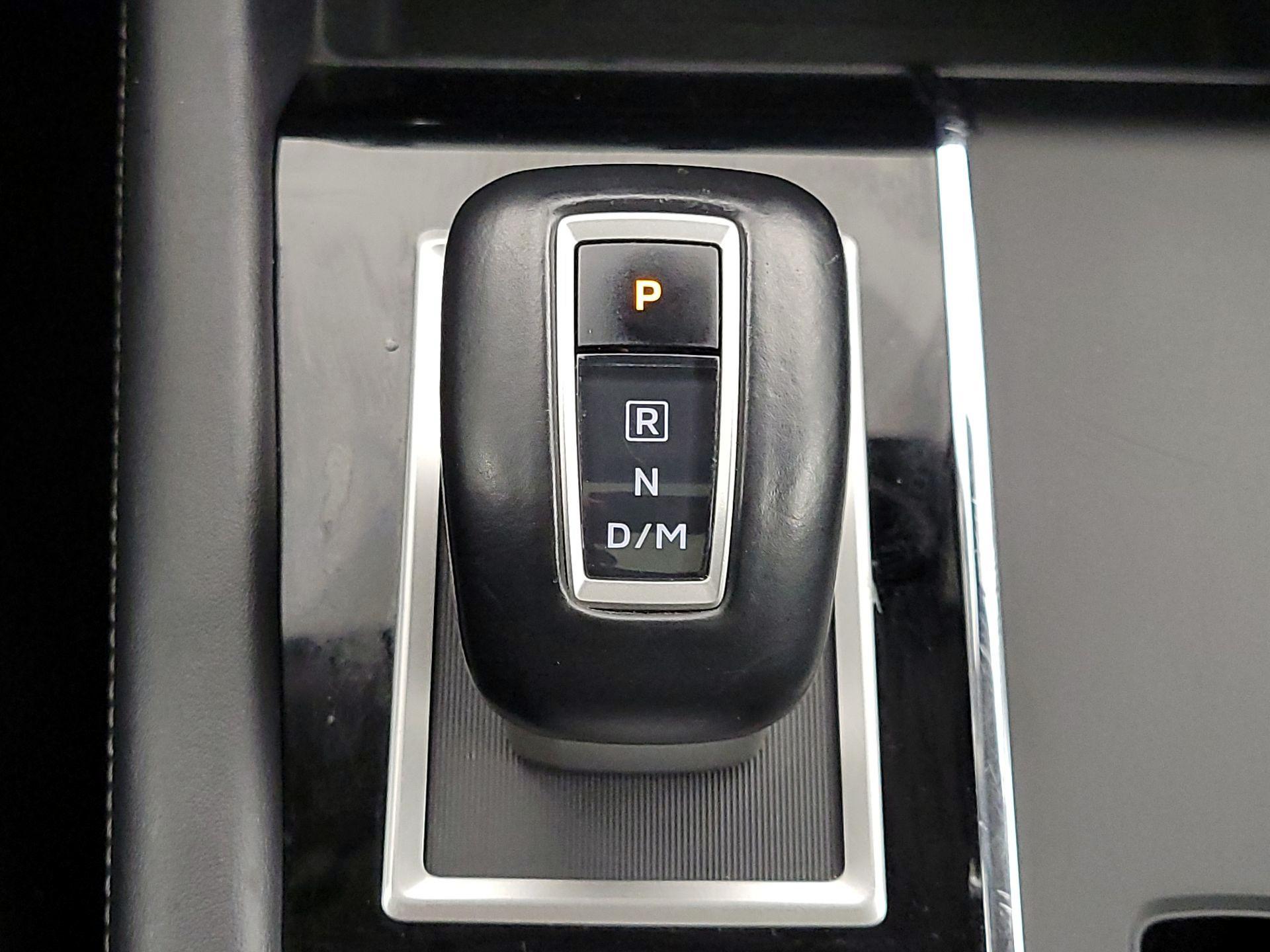 Thumbnail: 2024 Mitsubishi Outlander - 18