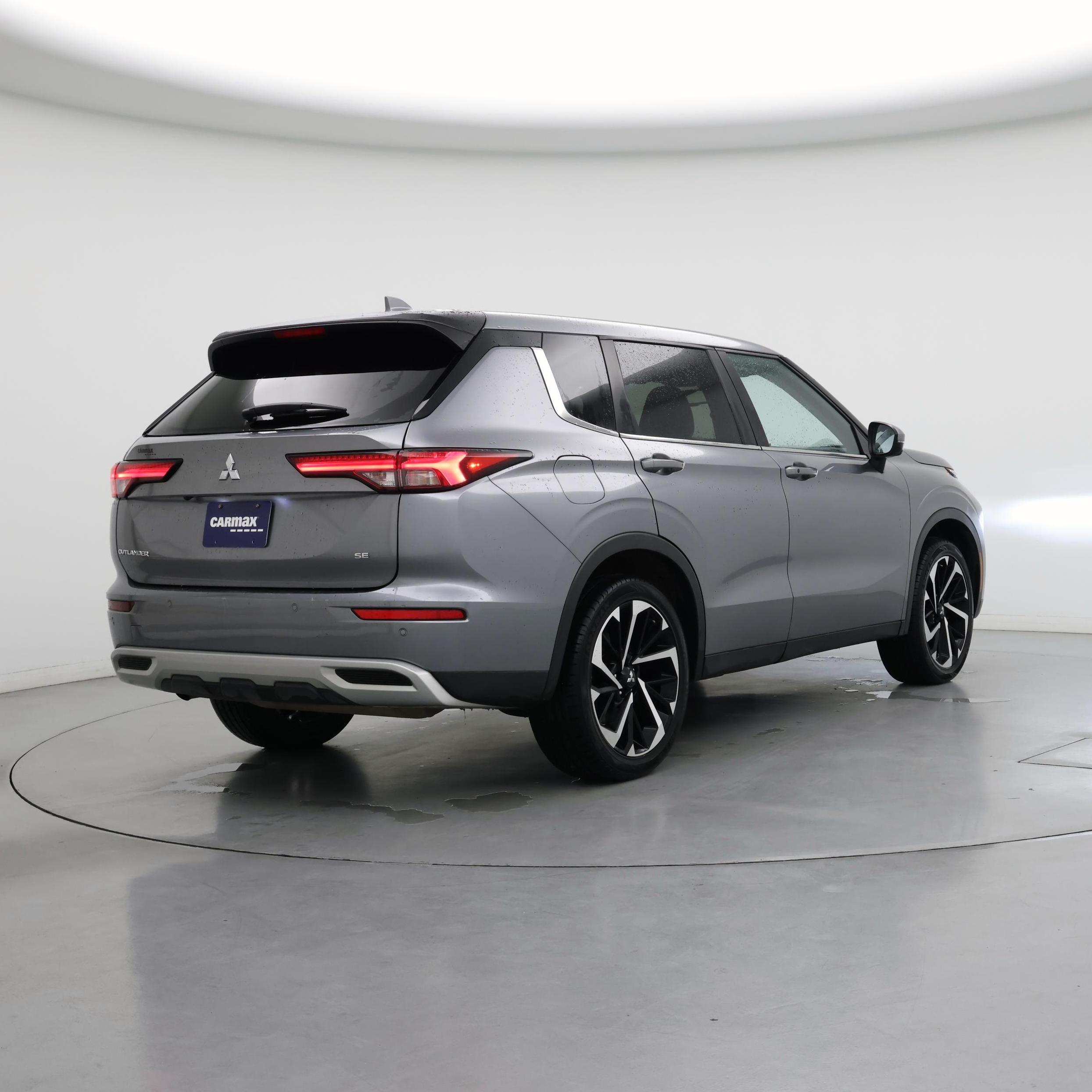 Thumbnail: 2024 Mitsubishi Outlander - 8