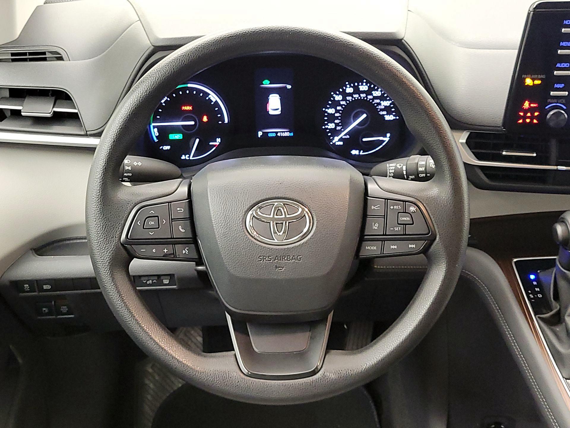 Thumbnail: 2024 Toyota Sienna - 10