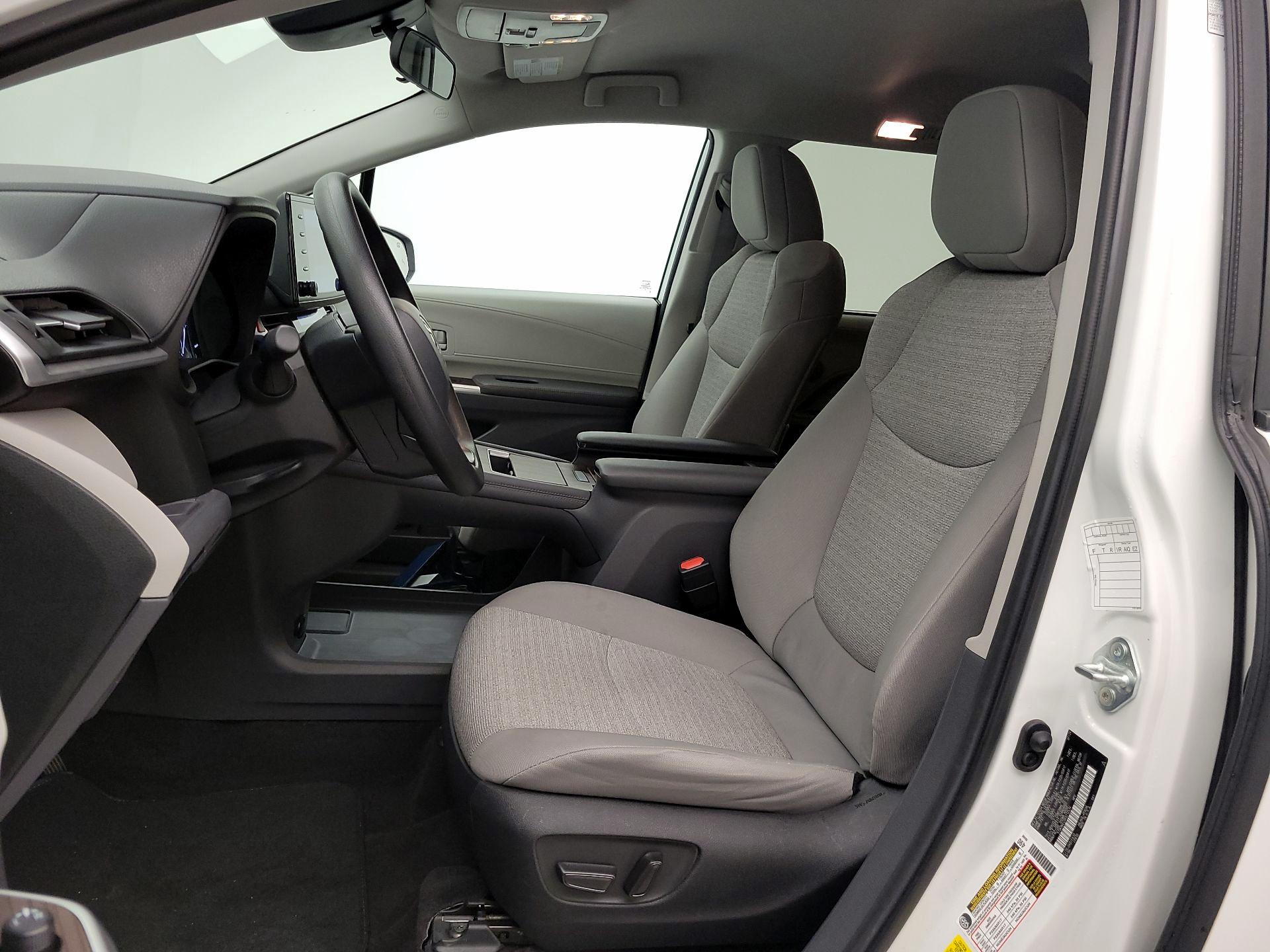 Thumbnail: 2024 Toyota Sienna - 11