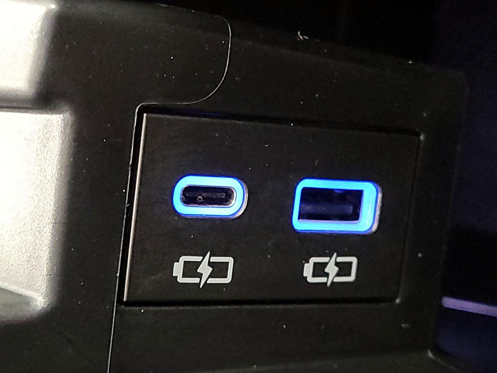 Thumbnail: 2024 Toyota Sienna - 18