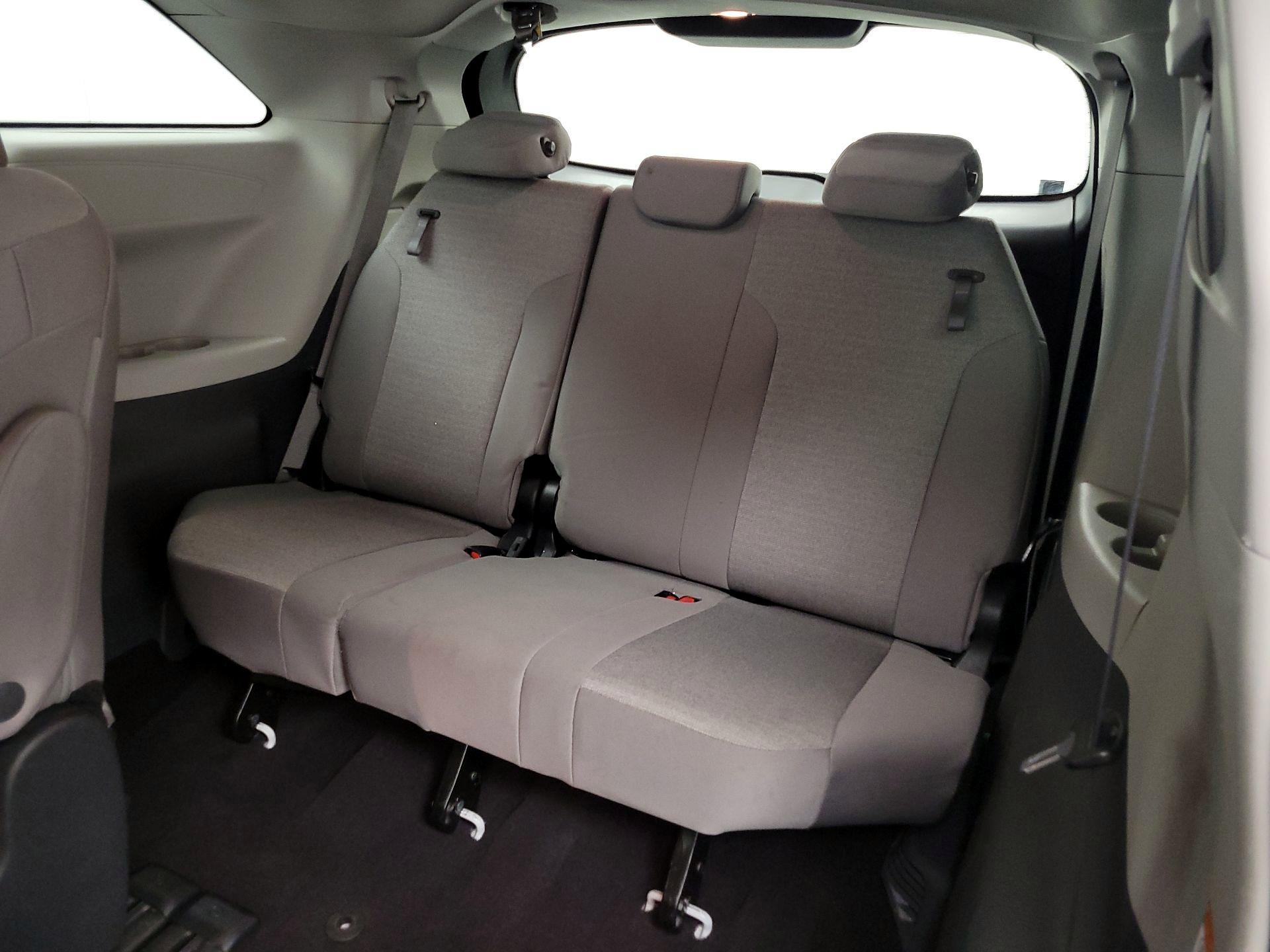 Thumbnail: 2024 Toyota Sienna - 20