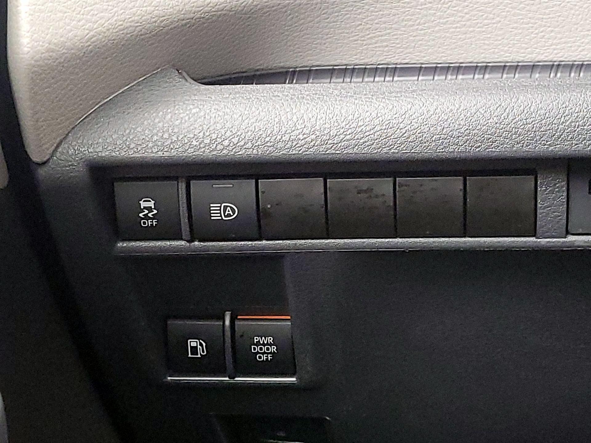 Thumbnail: 2024 Toyota Sienna - 13