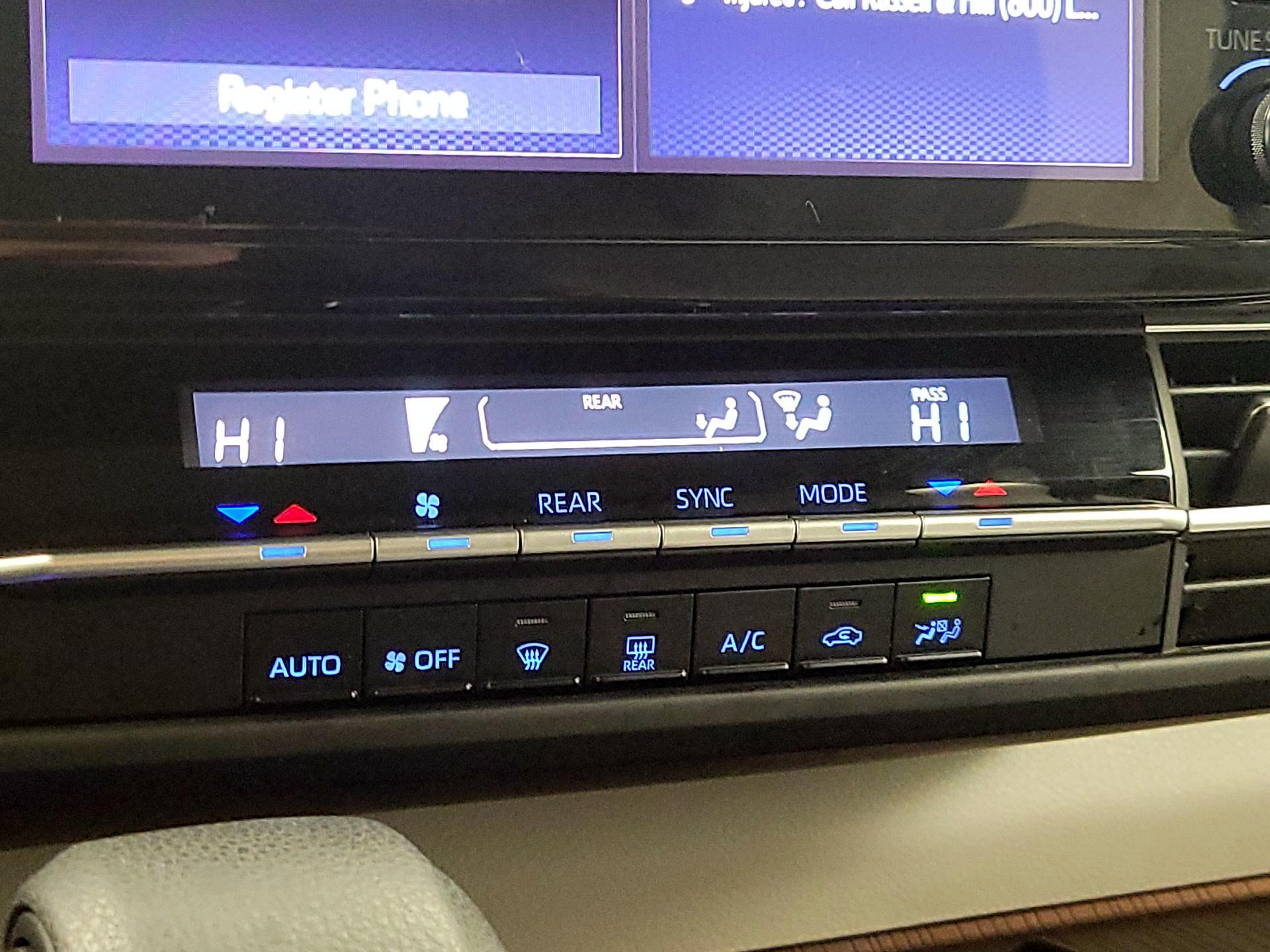 Thumbnail: 2024 Toyota Sienna - 16