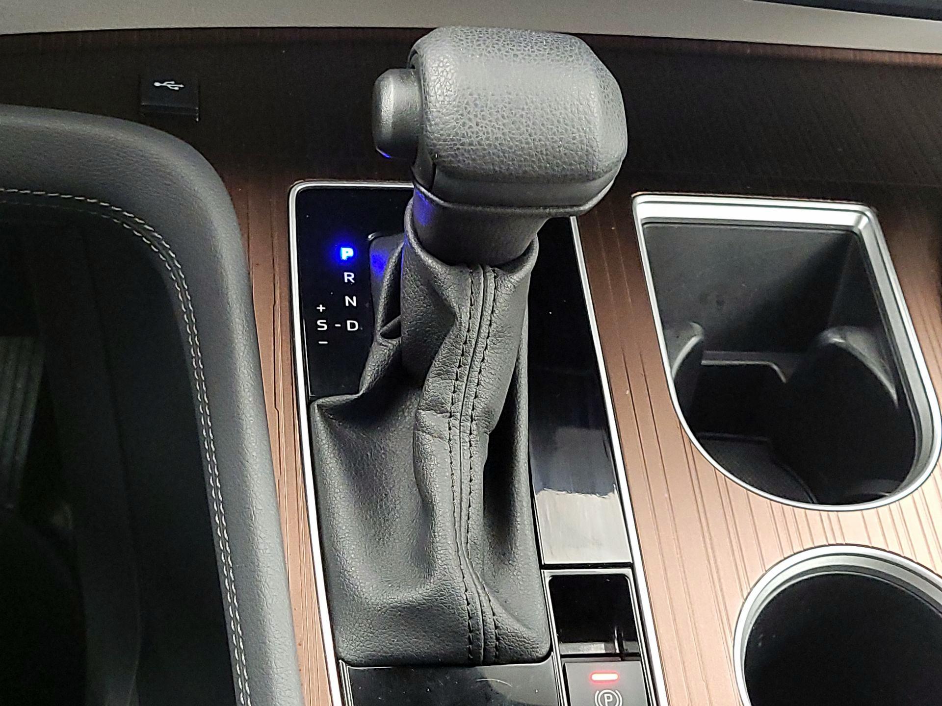 Thumbnail: 2024 Toyota Sienna - 17