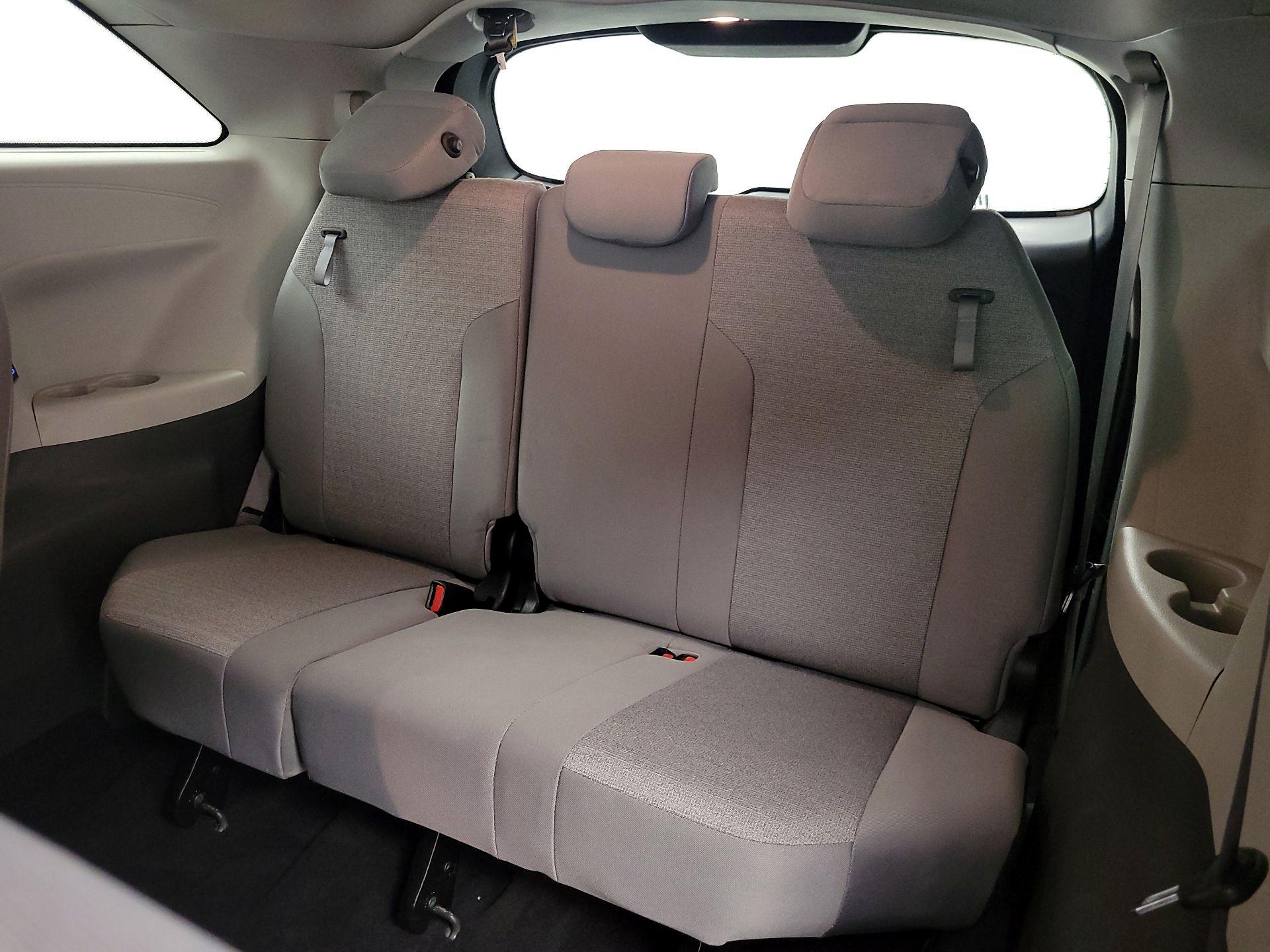 Thumbnail: 2024 Toyota Sienna - 20