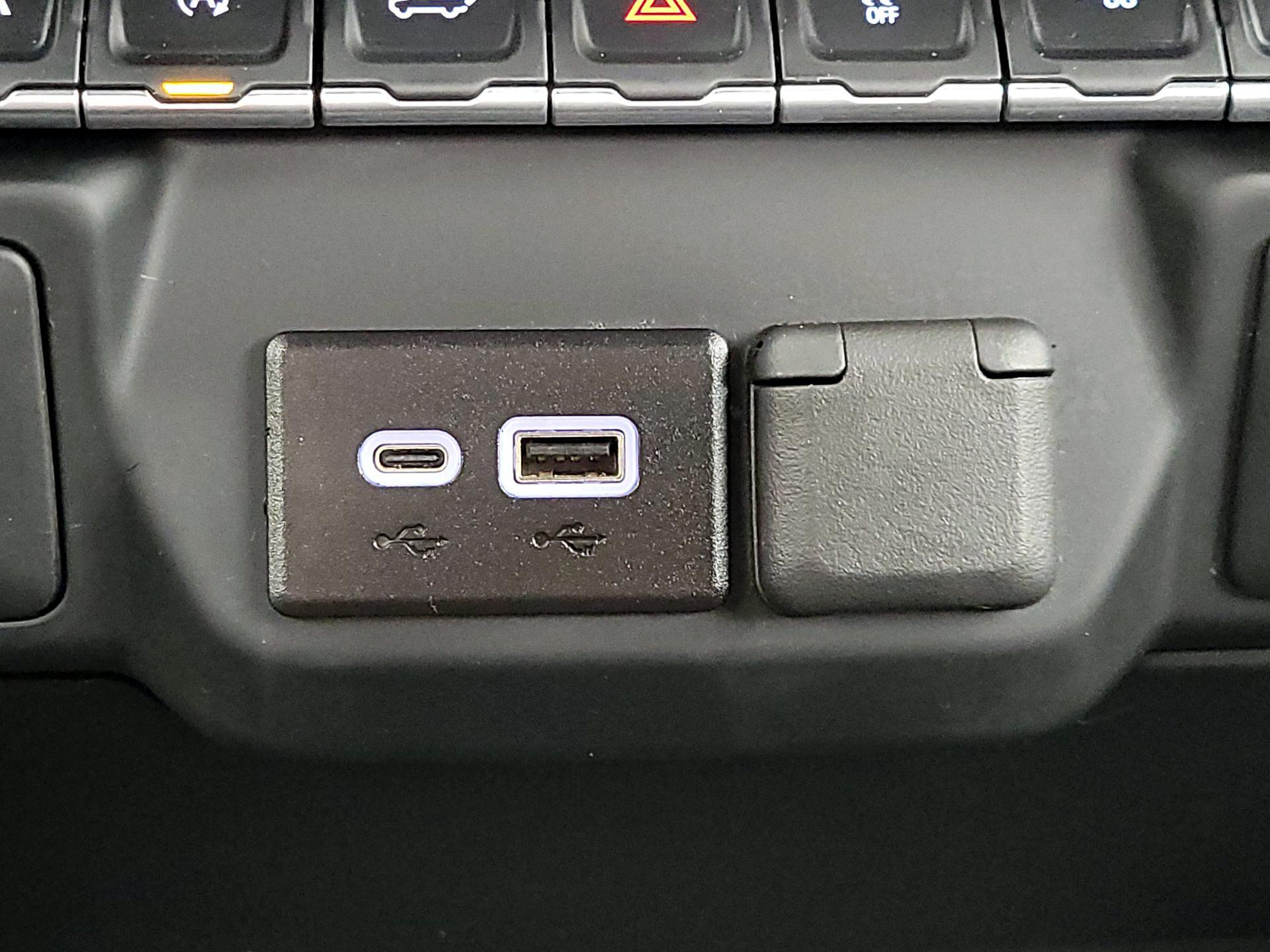 Thumbnail: 2024 Chevrolet Silverado 1500 - 19