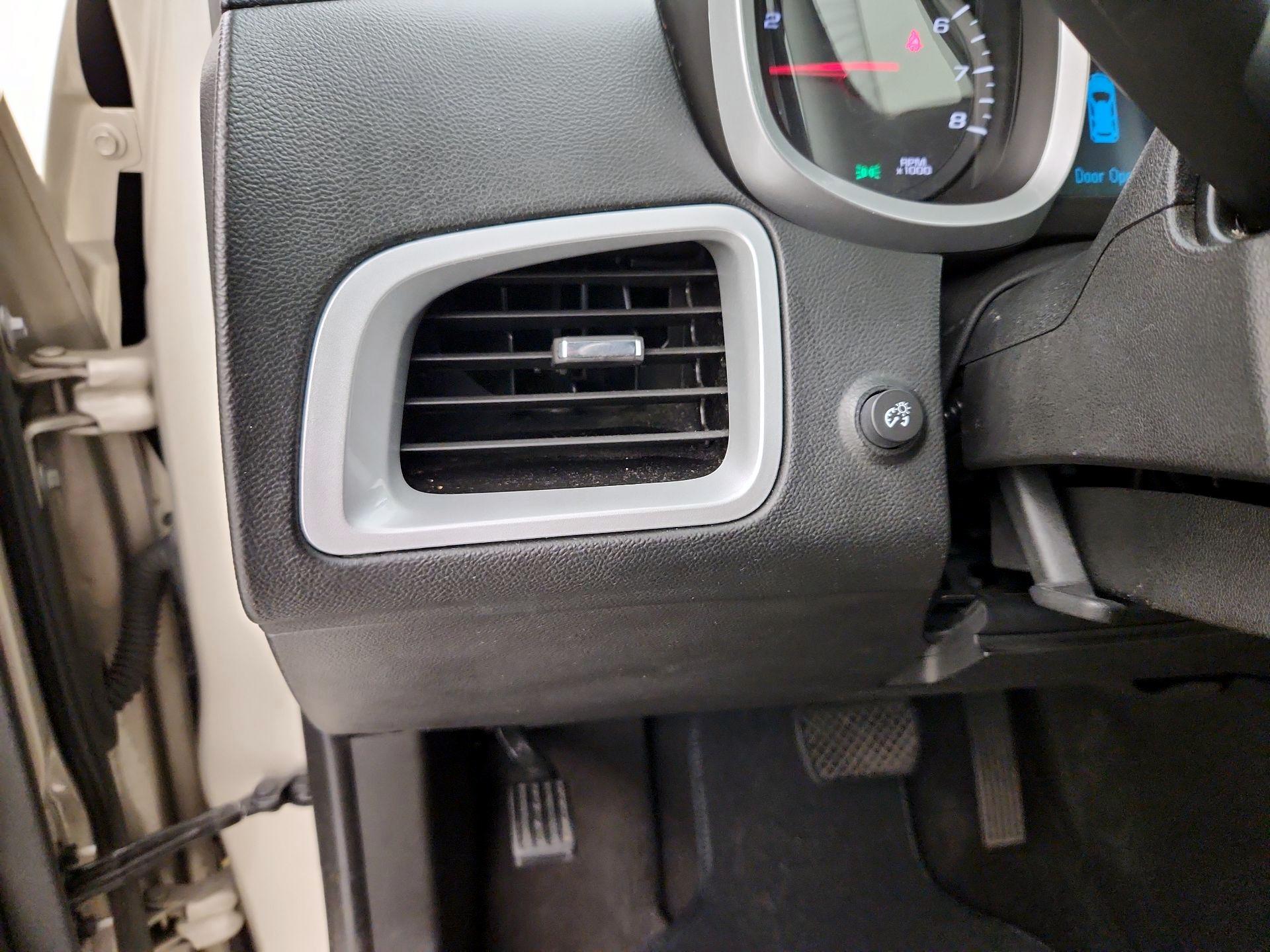 Thumbnail: 2016 Chevrolet Equinox - 13