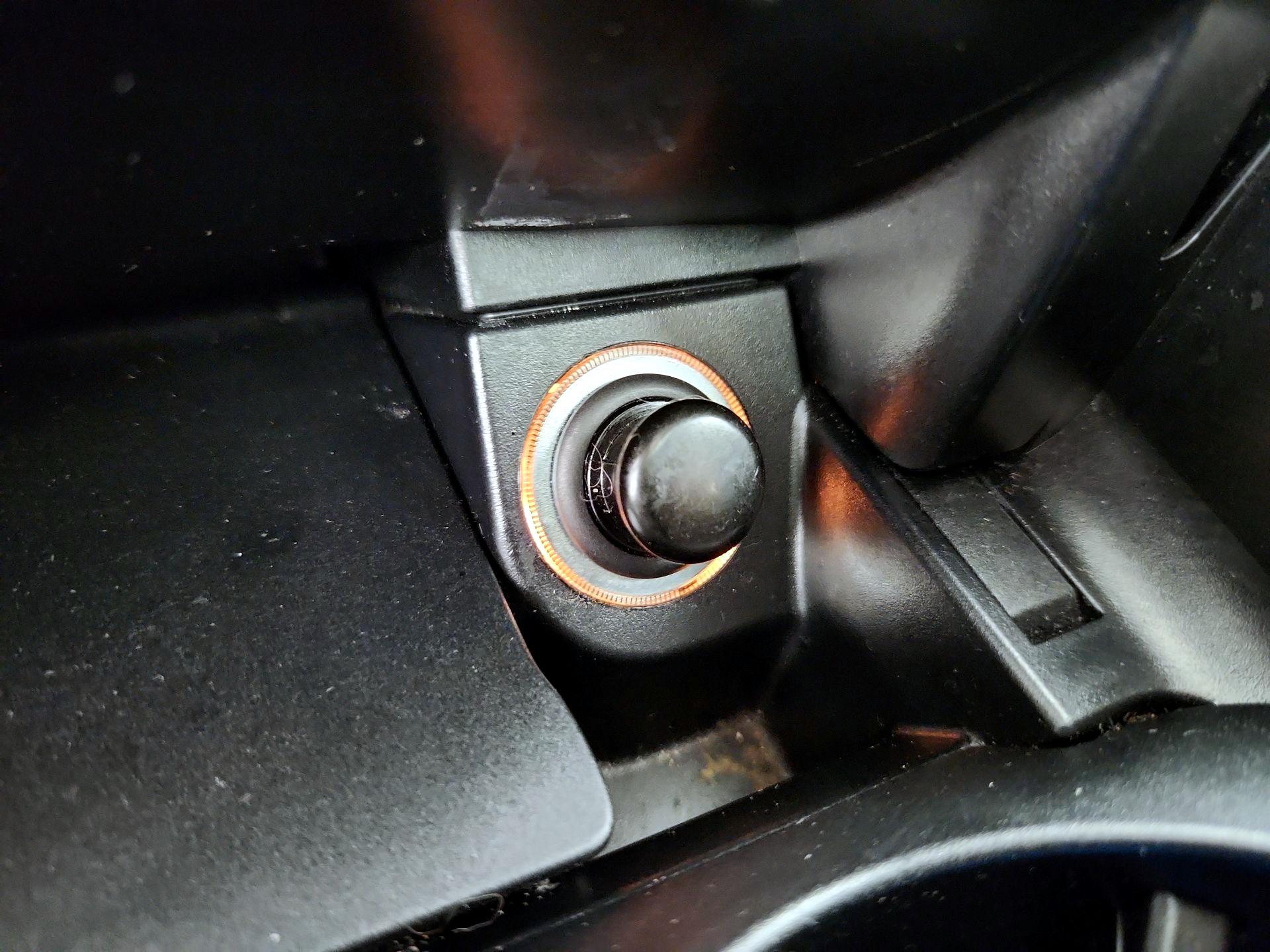 Thumbnail: 2018 Mercedes-Benz C-Class - 18