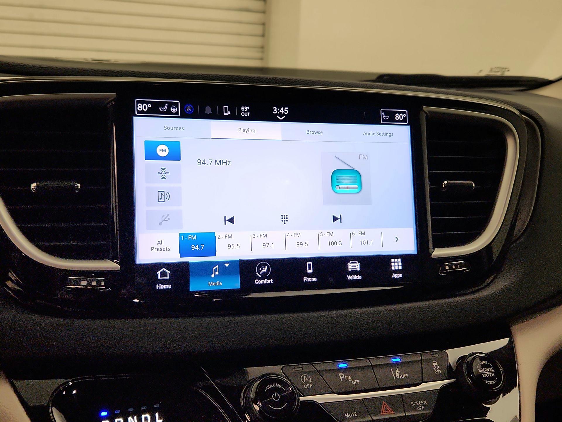 Thumbnail: 2023 Chrysler Pacifica - 15