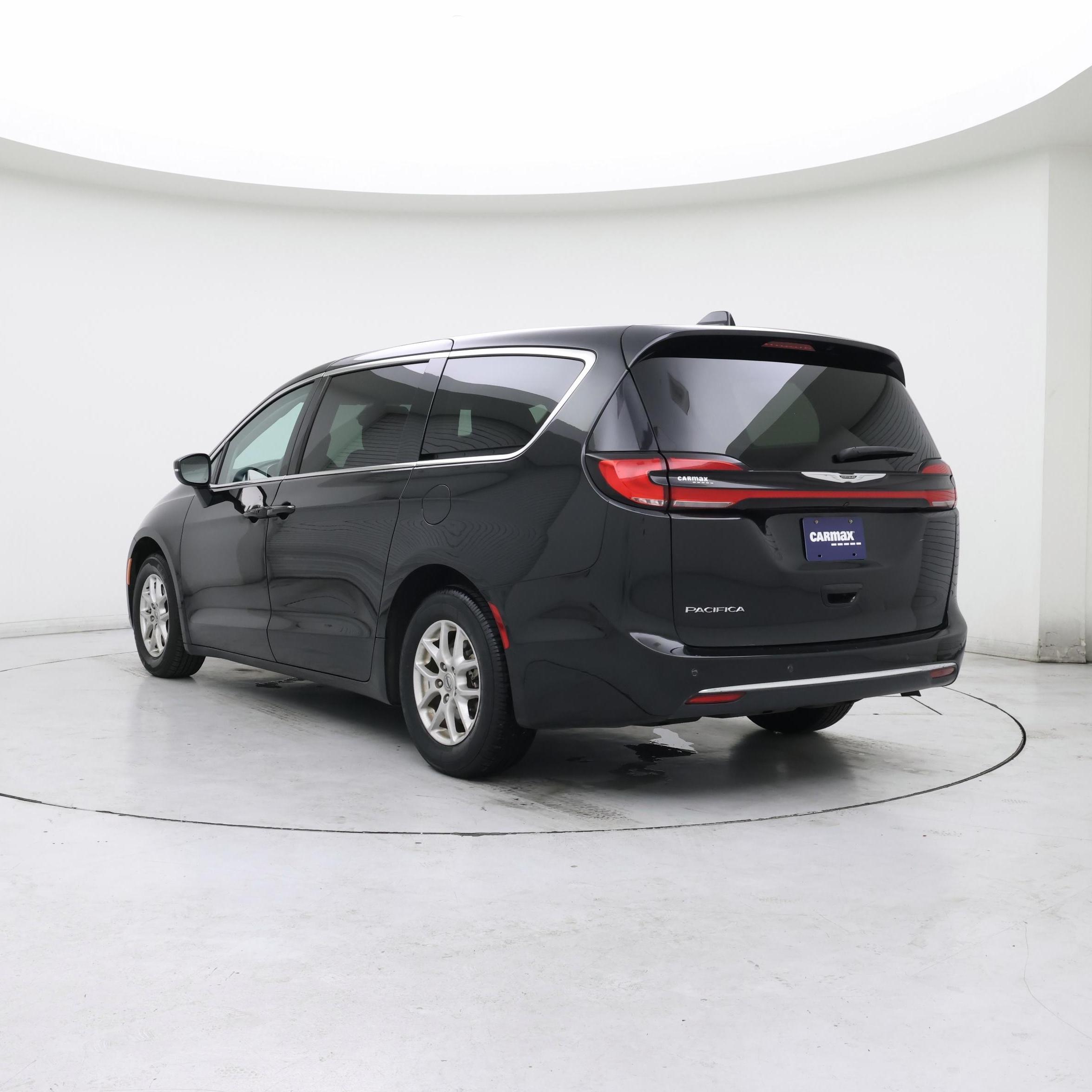 Thumbnail: 2023 Chrysler Pacifica - 2