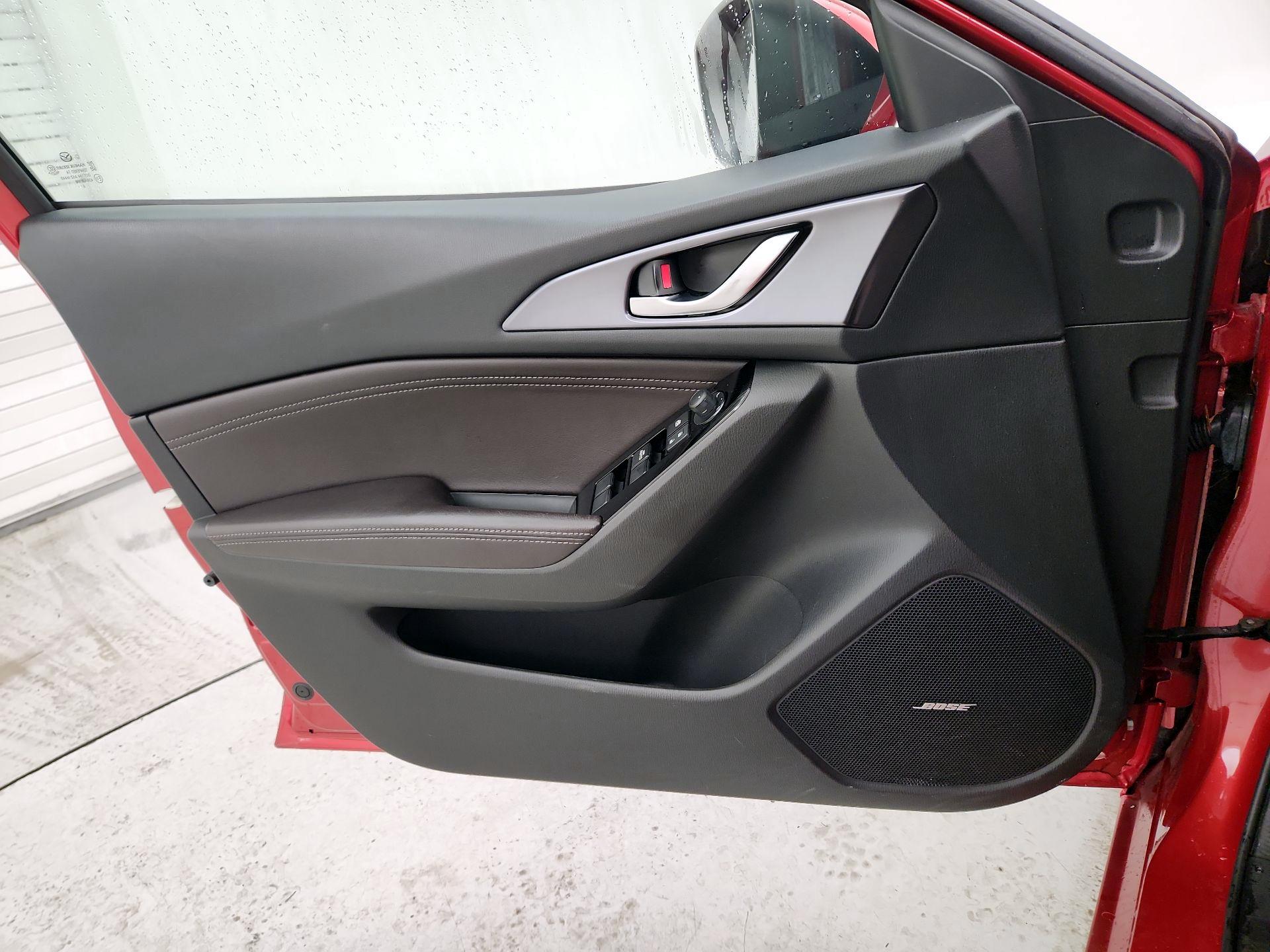 Thumbnail: 2017 Mazda Mazda3 - 12