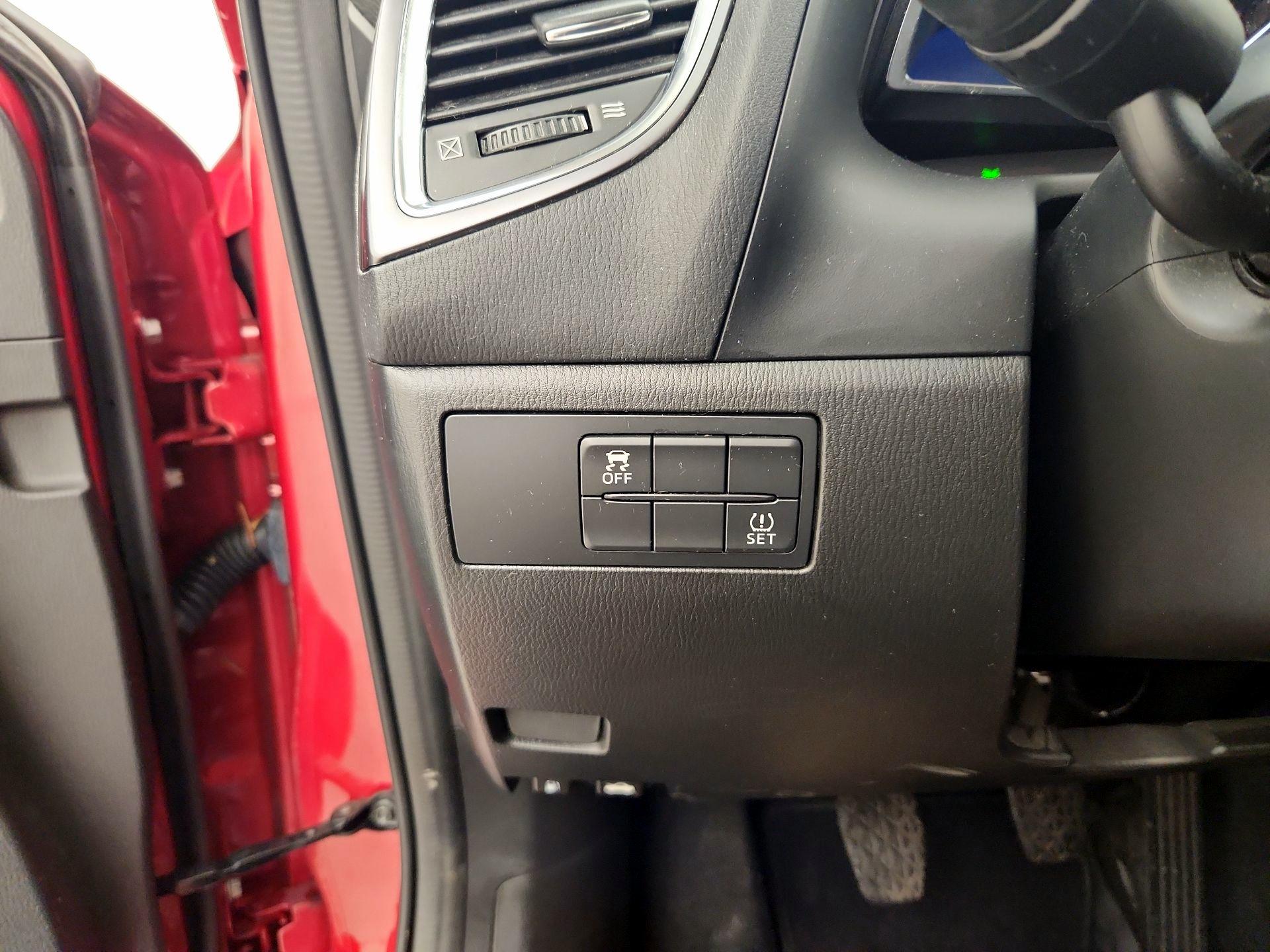 Thumbnail: 2017 Mazda Mazda3 - 13