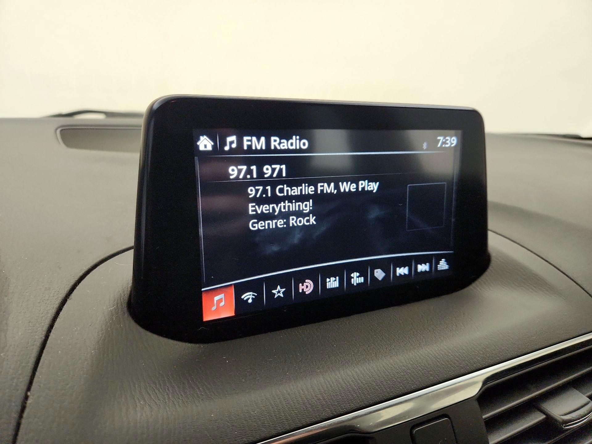 Thumbnail: 2017 Mazda Mazda3 - 15