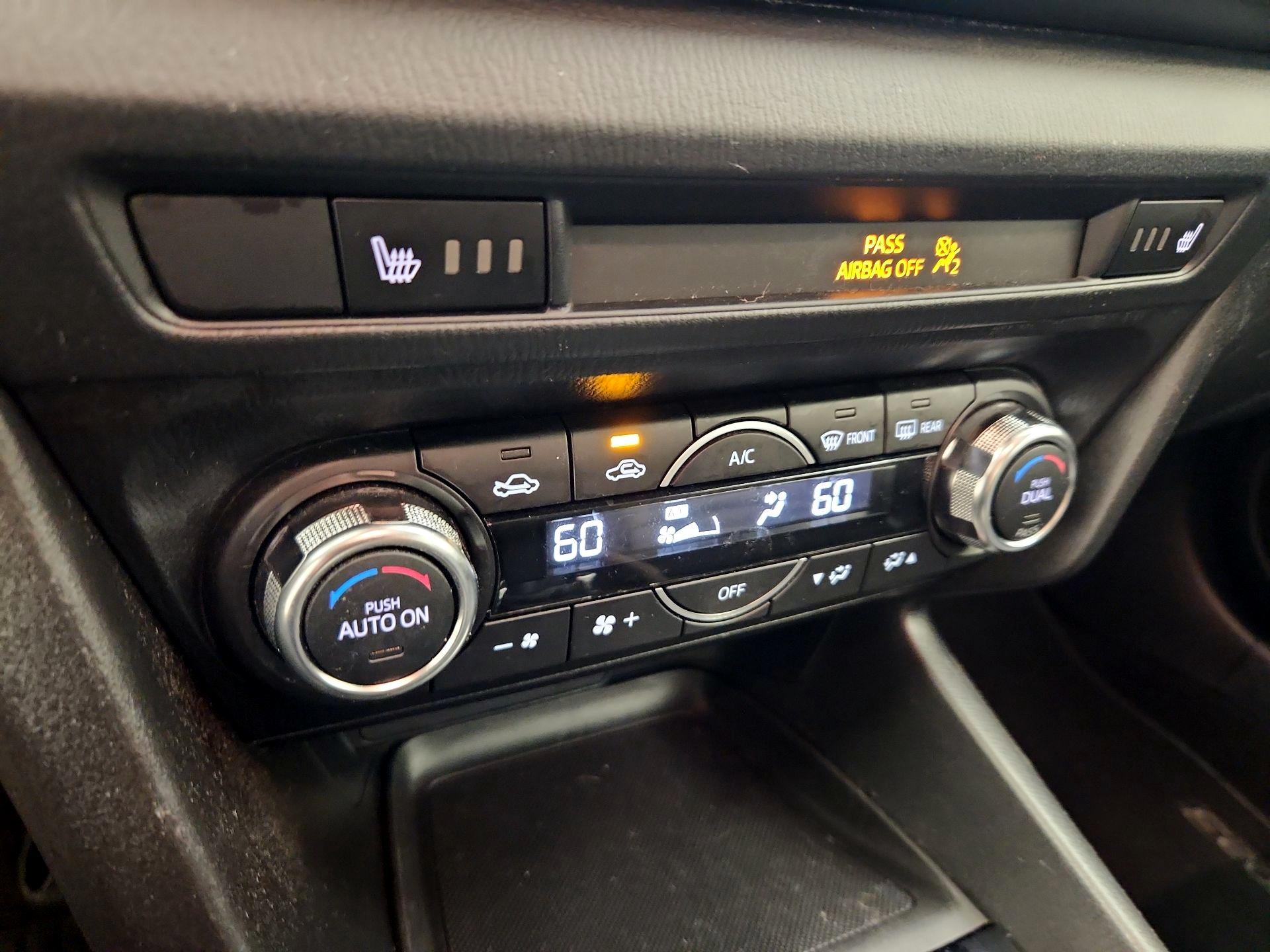 Thumbnail: 2017 Mazda Mazda3 - 16