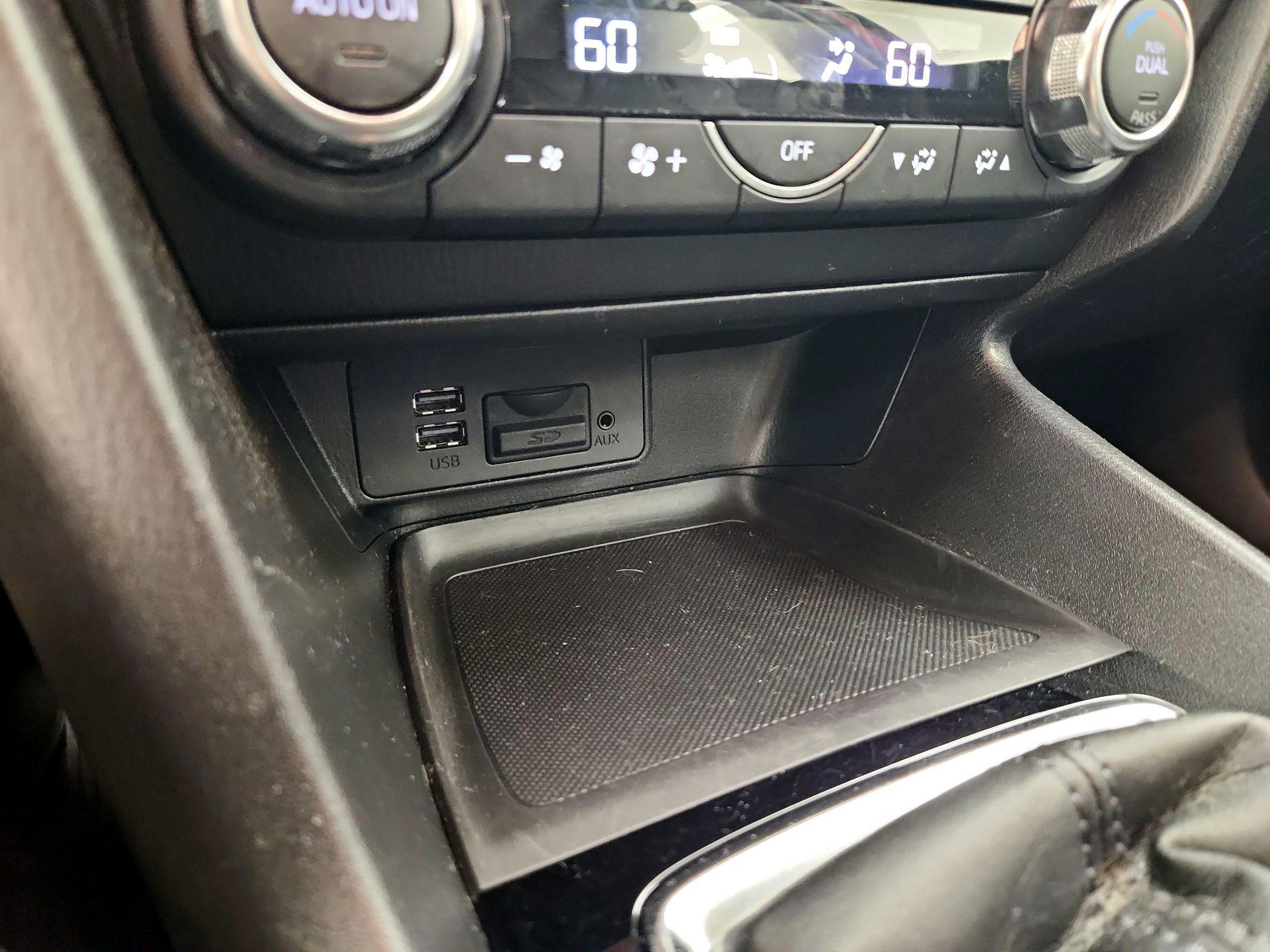 Thumbnail: 2017 Mazda Mazda3 - 18