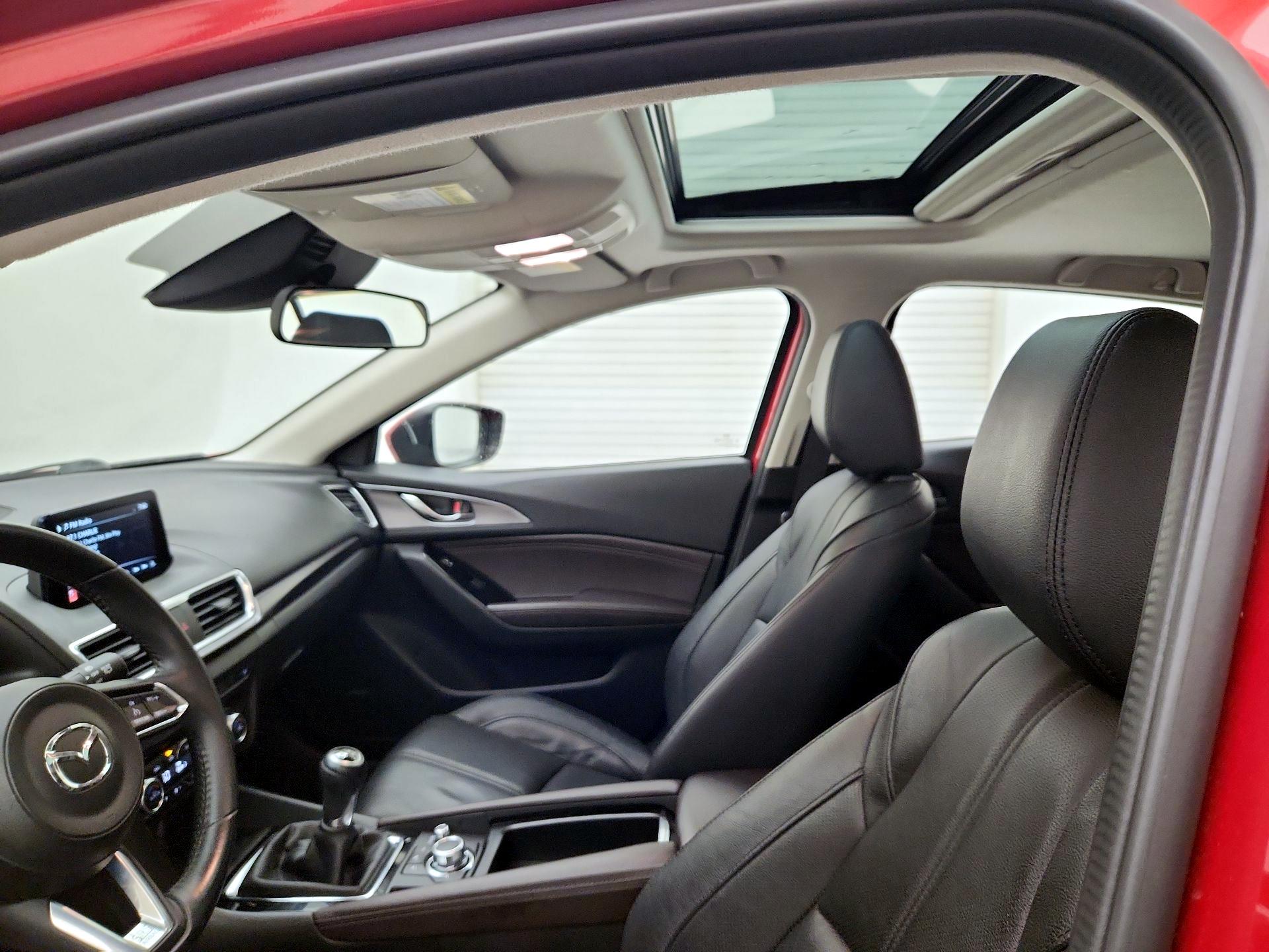 Thumbnail: 2017 Mazda Mazda3 - 19