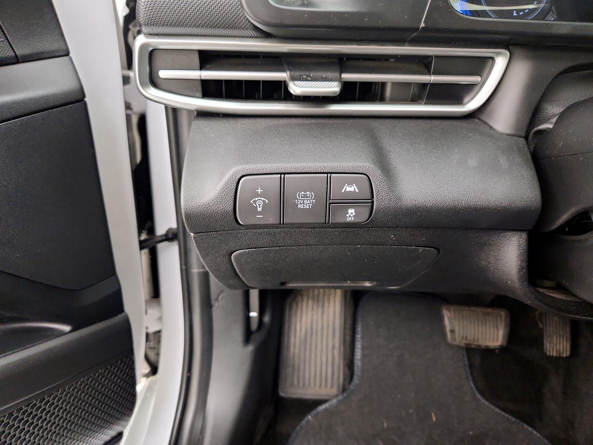 Thumbnail: 2021 Hyundai Elantra - 13