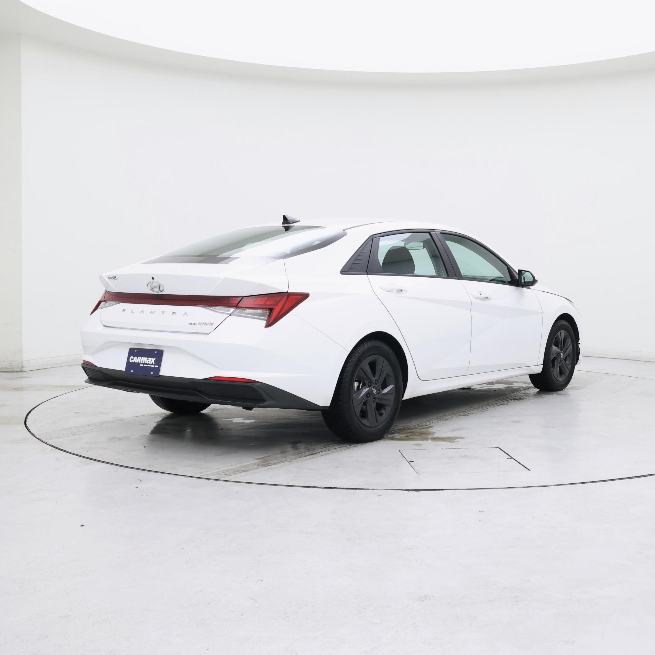 Thumbnail: 2021 Hyundai Elantra - 8