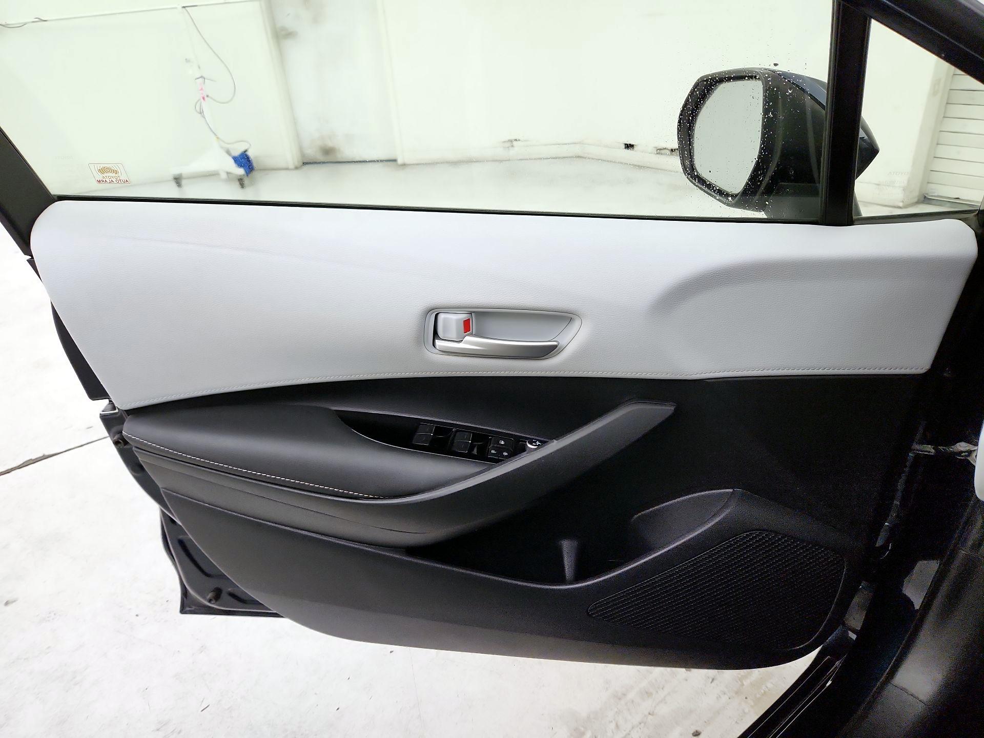 Thumbnail: 2021 Toyota Corolla - 12