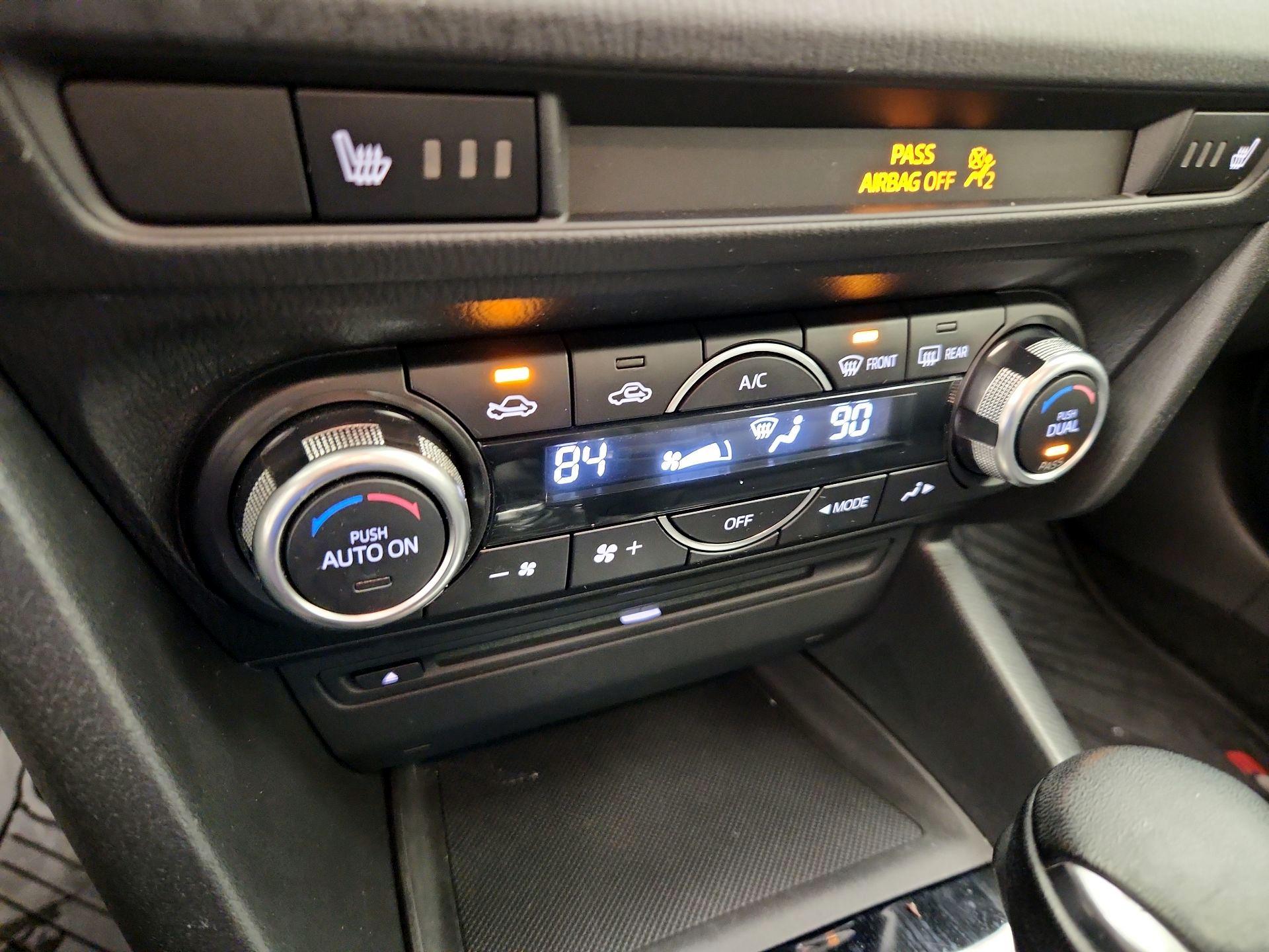 Thumbnail: 2014 Mazda Mazda3 - 17