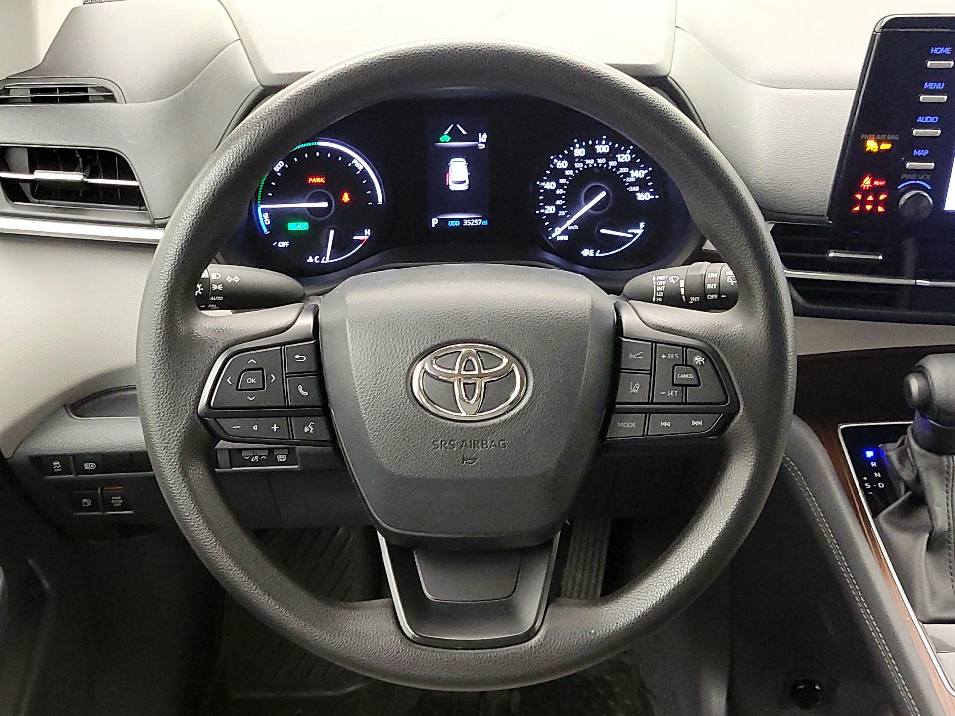 Thumbnail: 2024 Toyota Sienna - 10