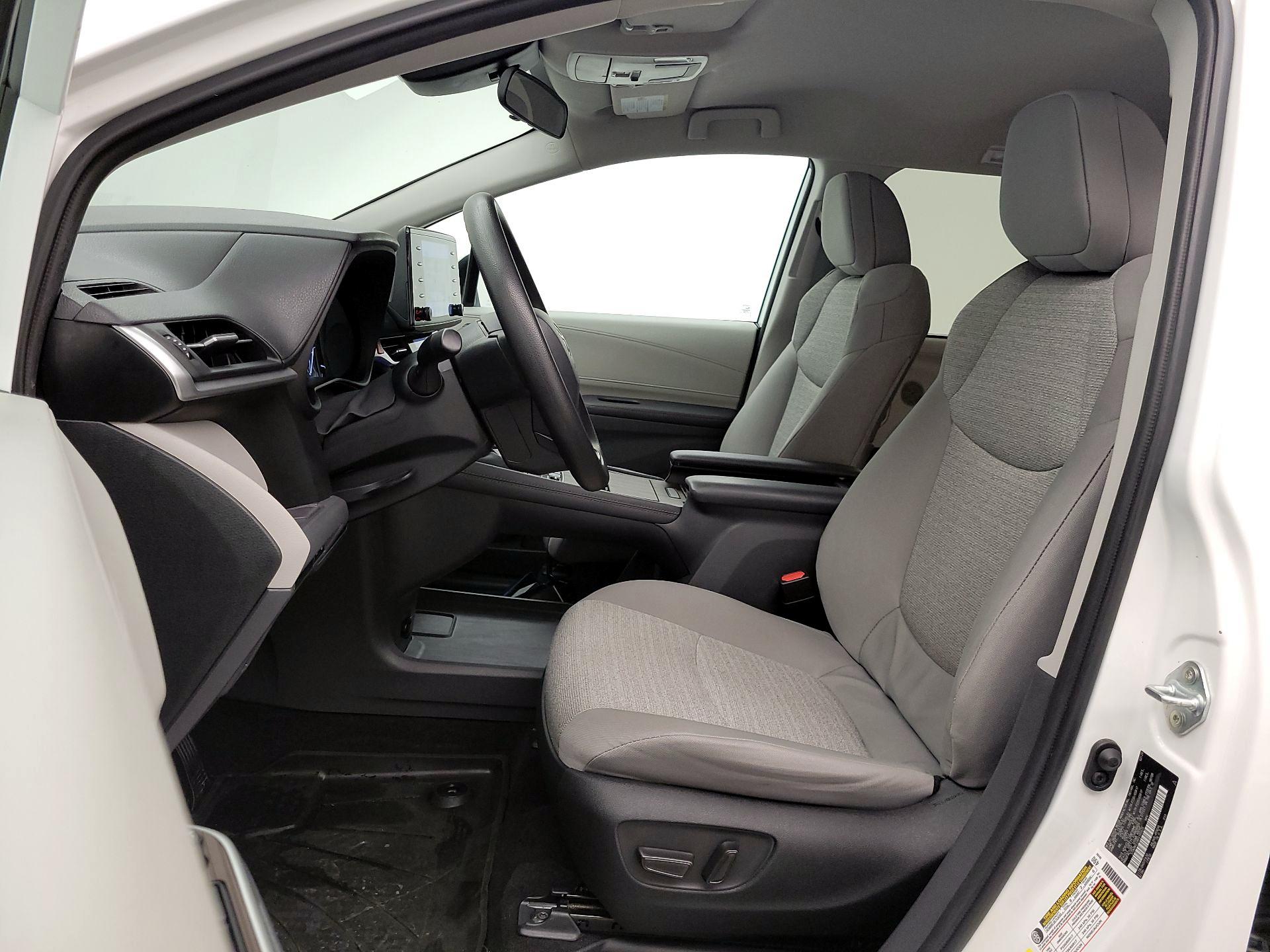 Thumbnail: 2024 Toyota Sienna - 11