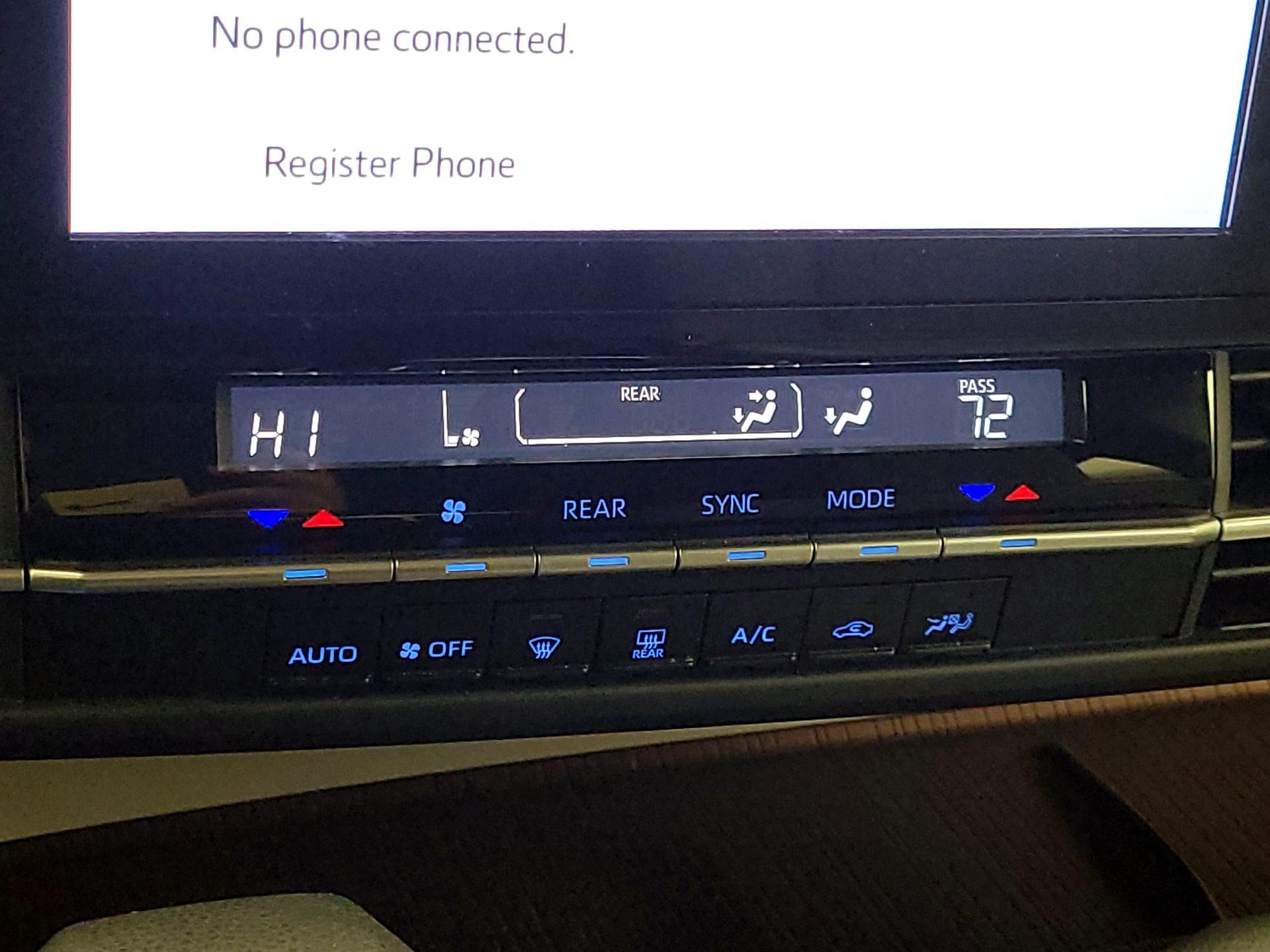 Thumbnail: 2024 Toyota Sienna - 16