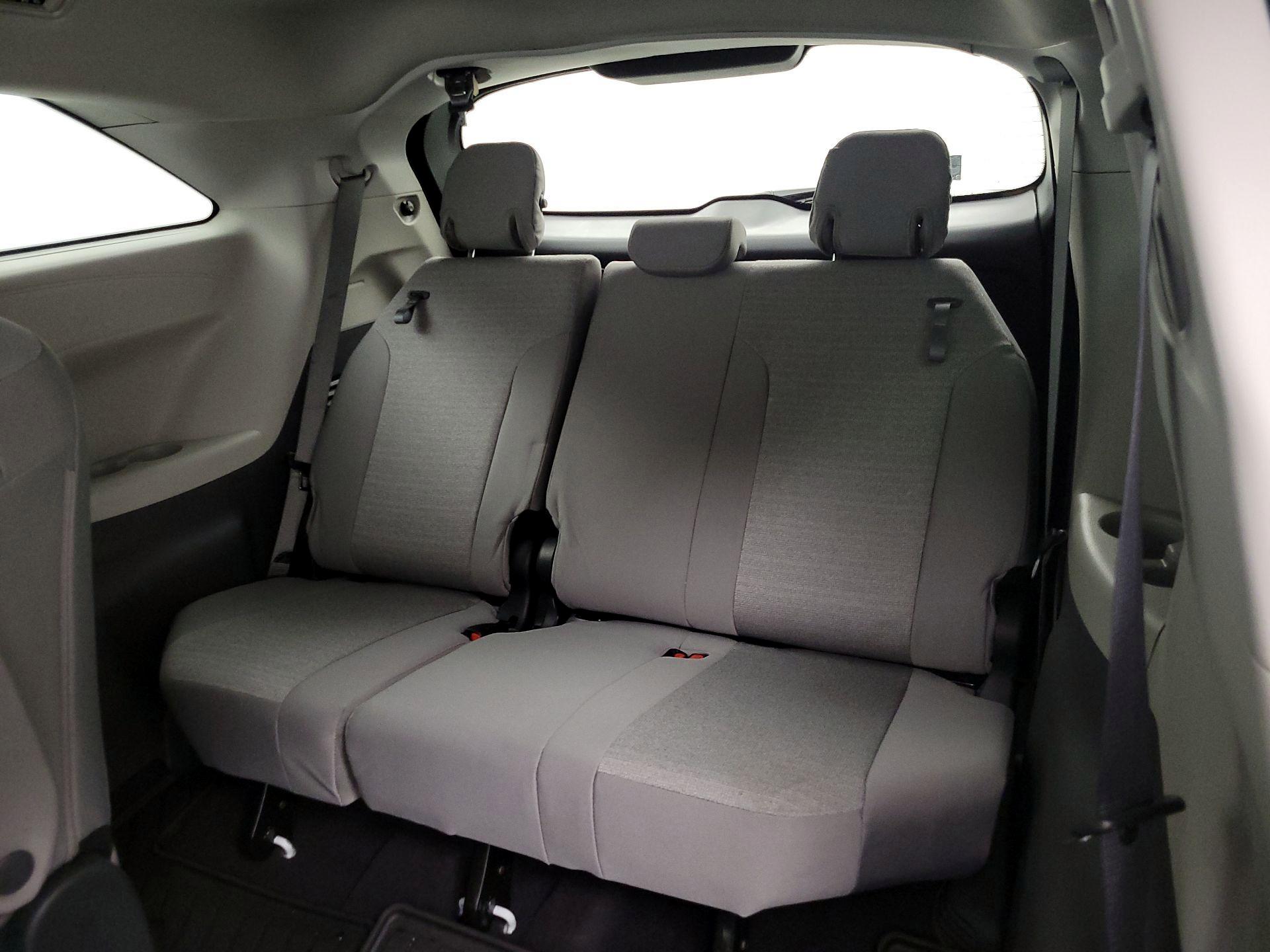 Thumbnail: 2024 Toyota Sienna - 20