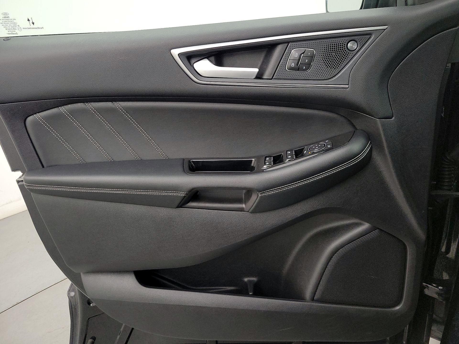 Thumbnail: 2020 Ford Edge - 12