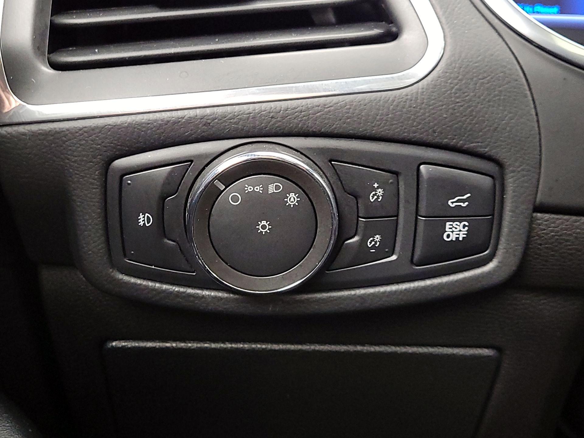 Thumbnail: 2020 Ford Edge - 13