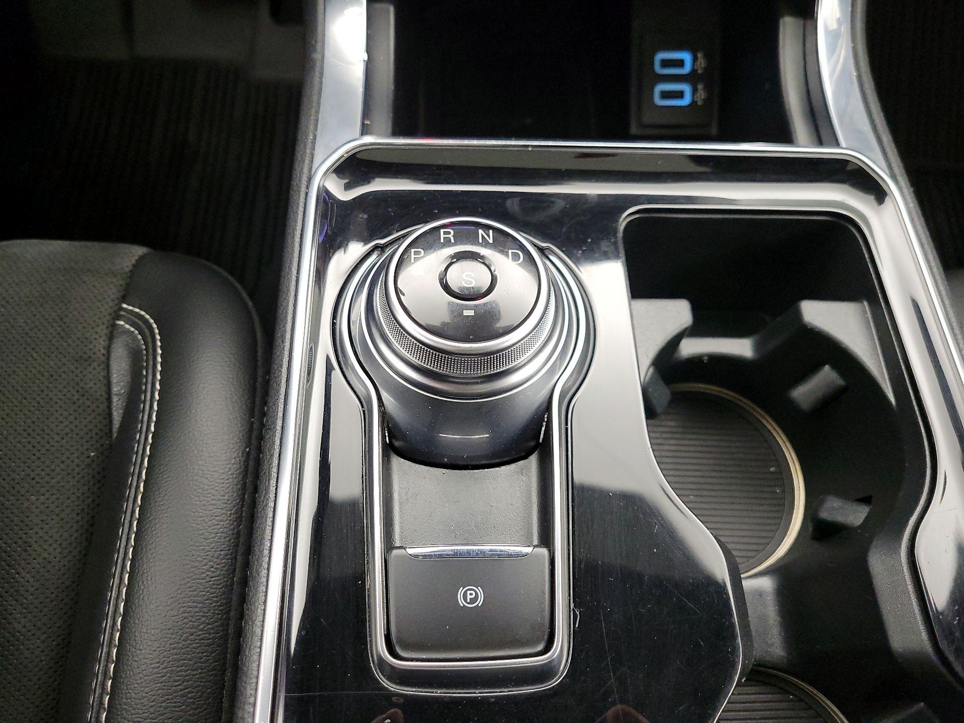 Thumbnail: 2020 Ford Edge - 17