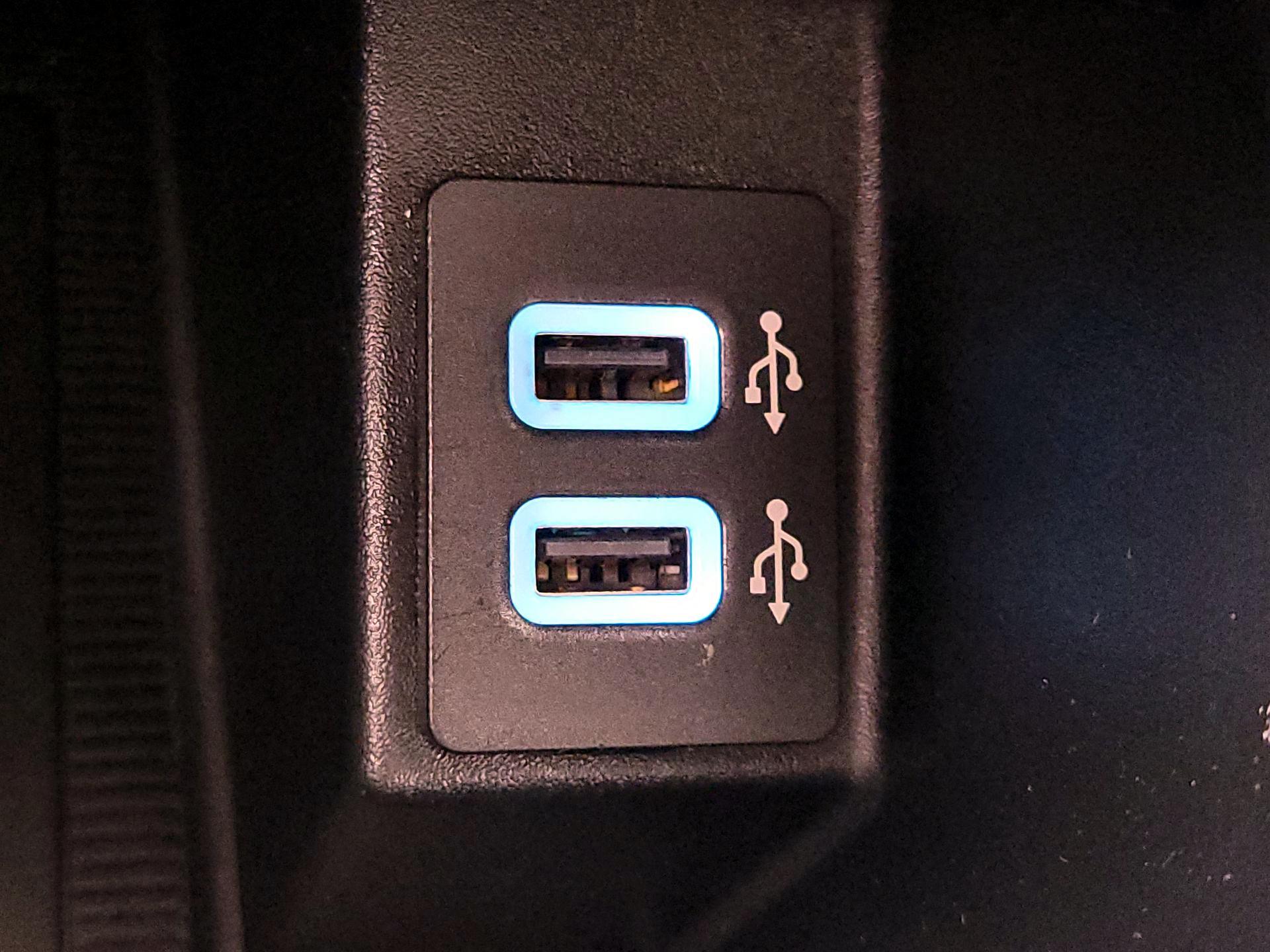 Thumbnail: 2020 Ford Edge - 18