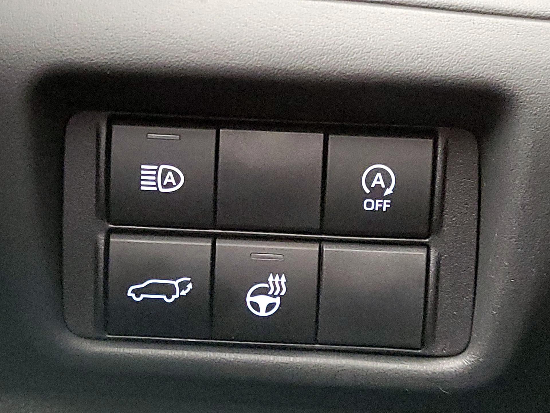 Thumbnail: 2023 Toyota Highlander - 13