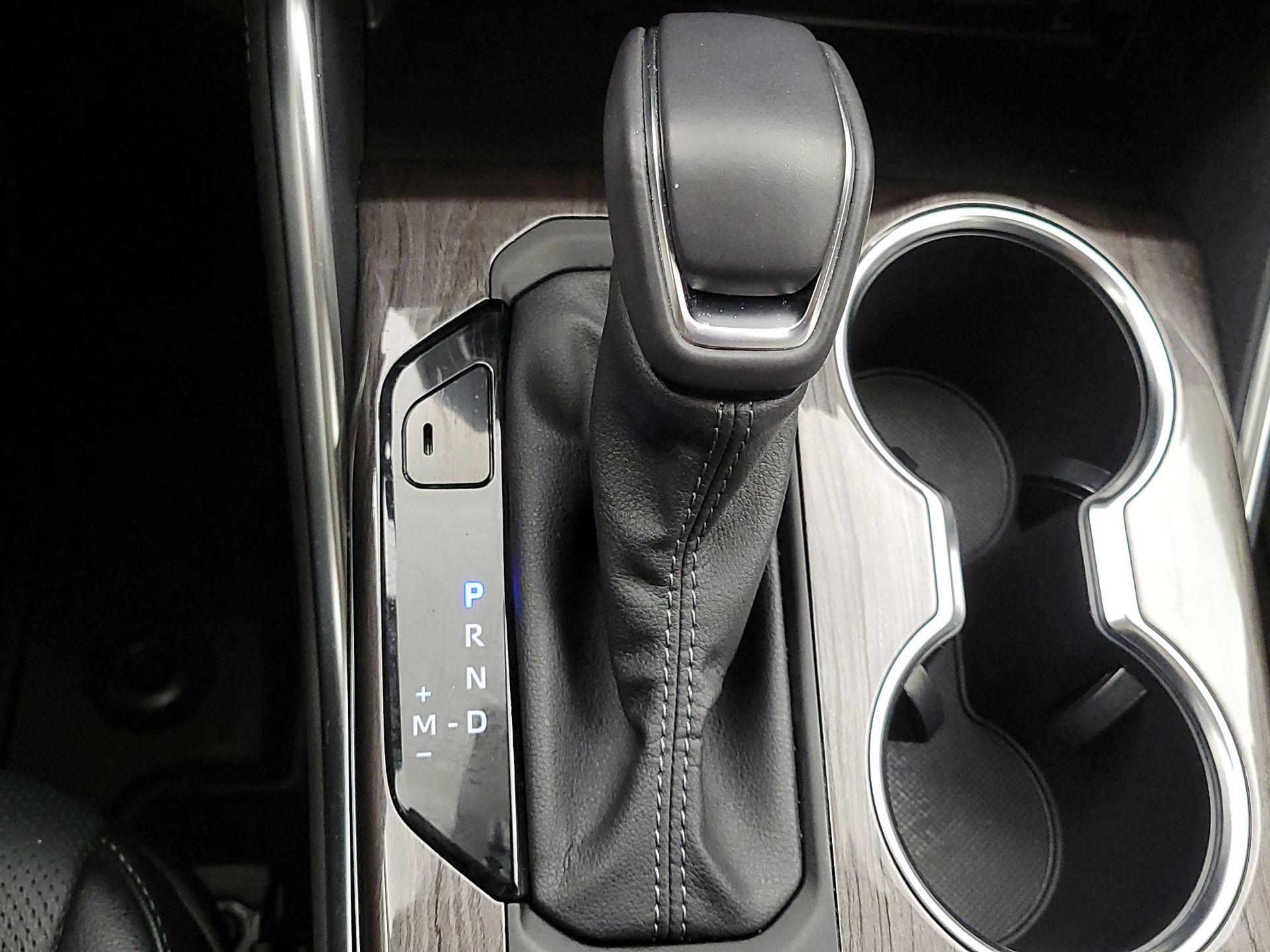 Thumbnail: 2023 Toyota Highlander - 17