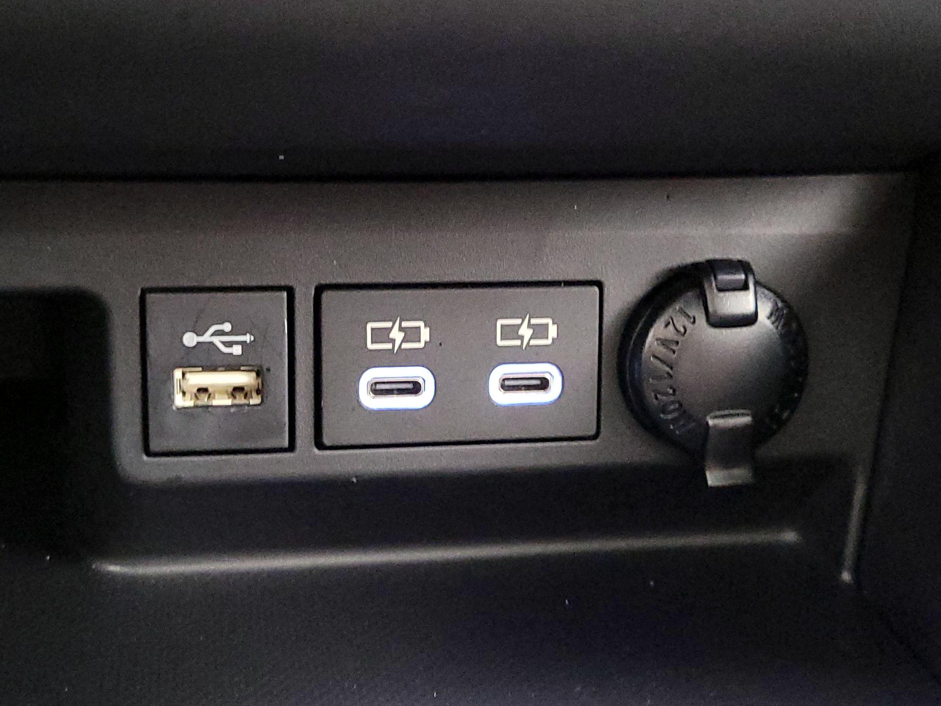 Thumbnail: 2023 Toyota Highlander - 18