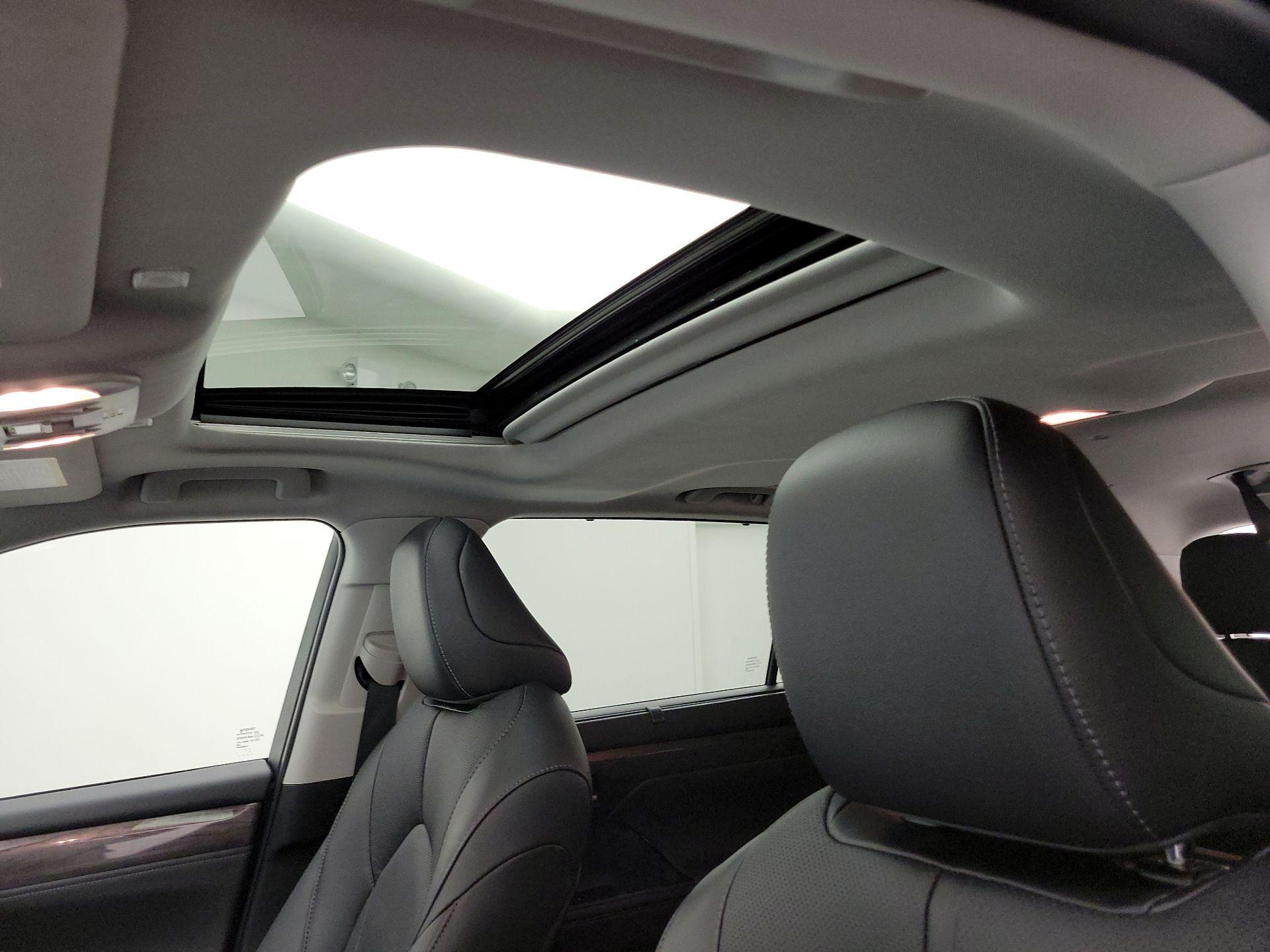 Thumbnail: 2023 Toyota Highlander - 19