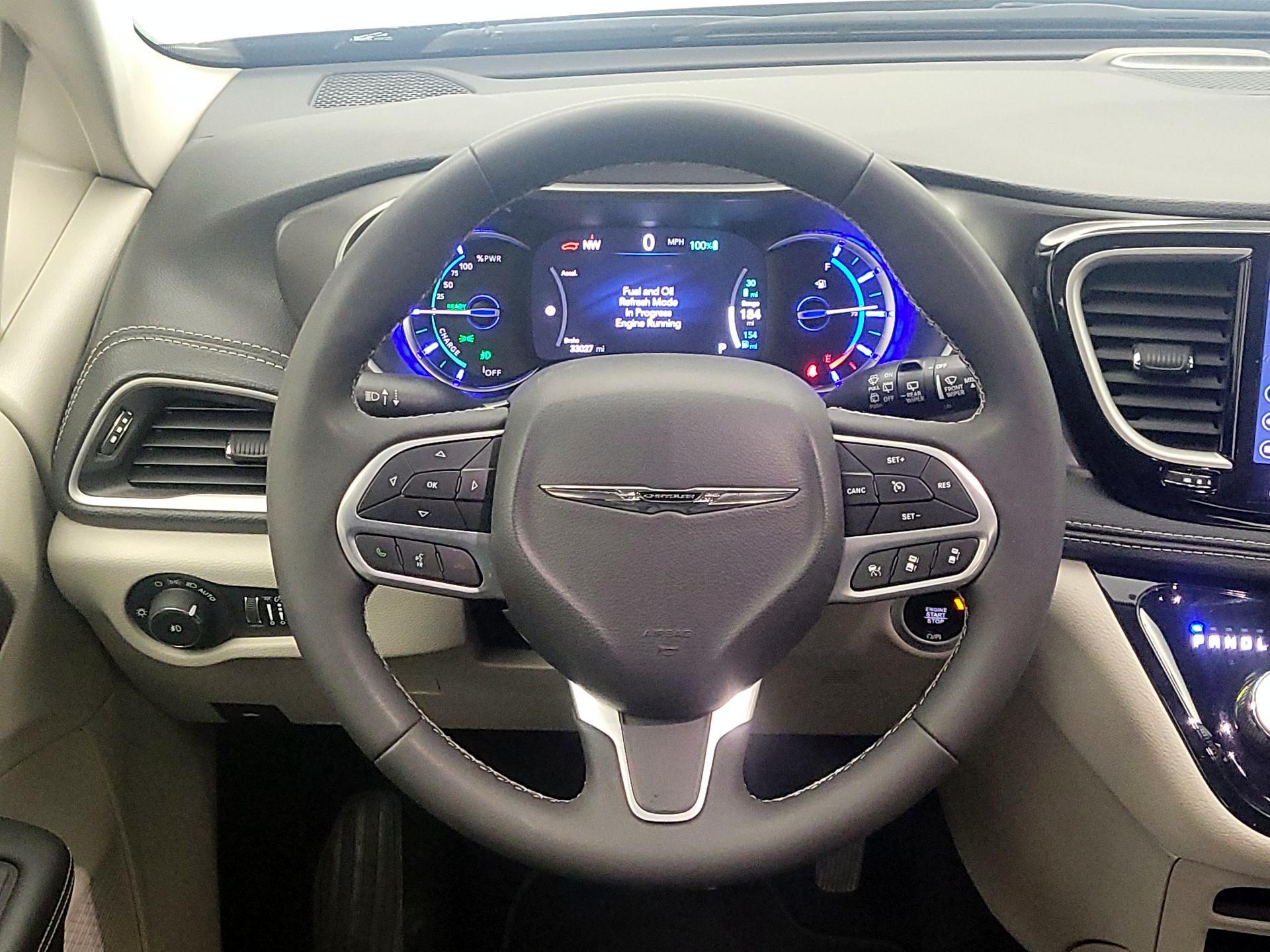 Thumbnail: 2024 Chrysler Pacifica - 10