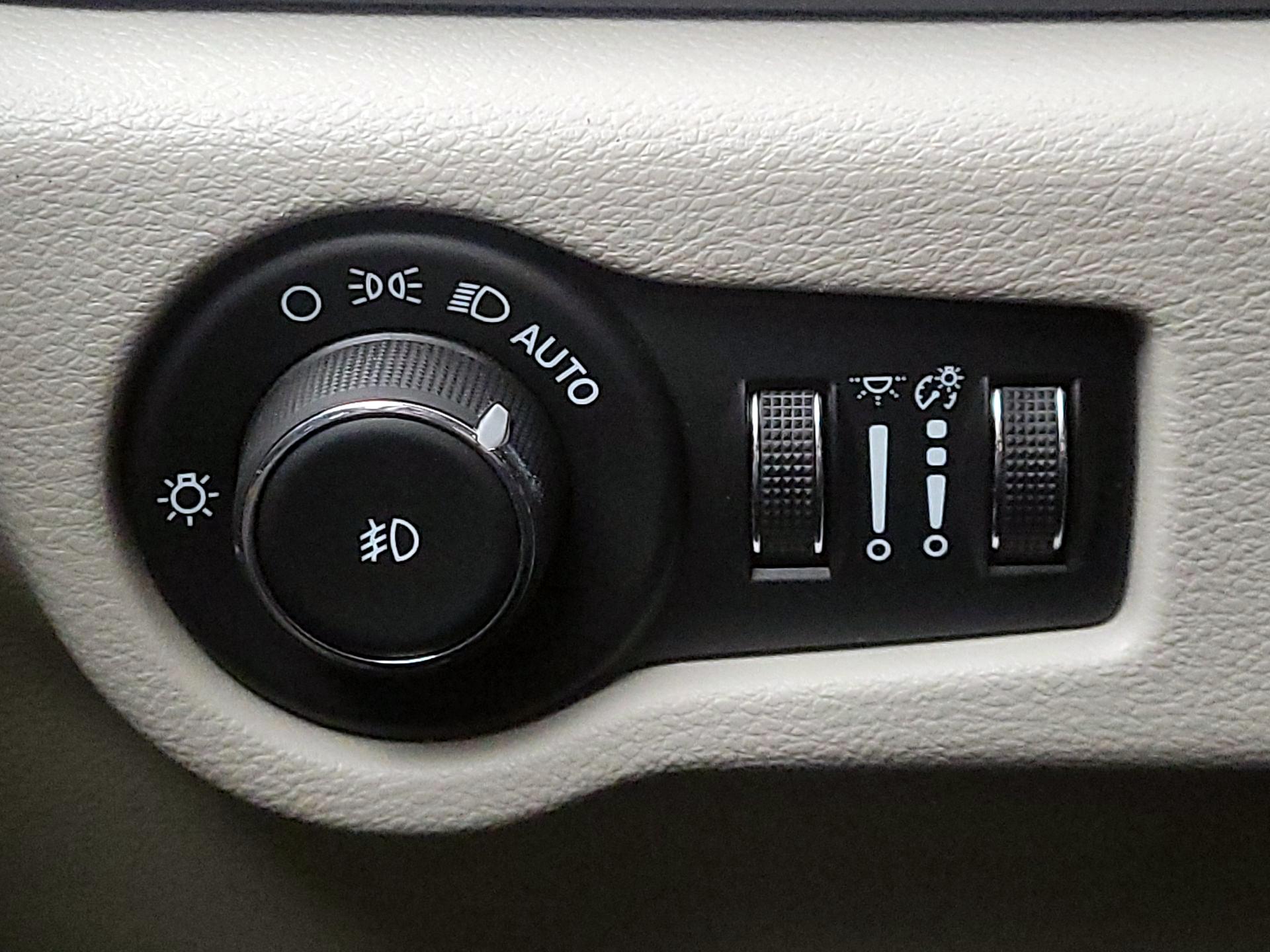 Thumbnail: 2024 Chrysler Pacifica - 13