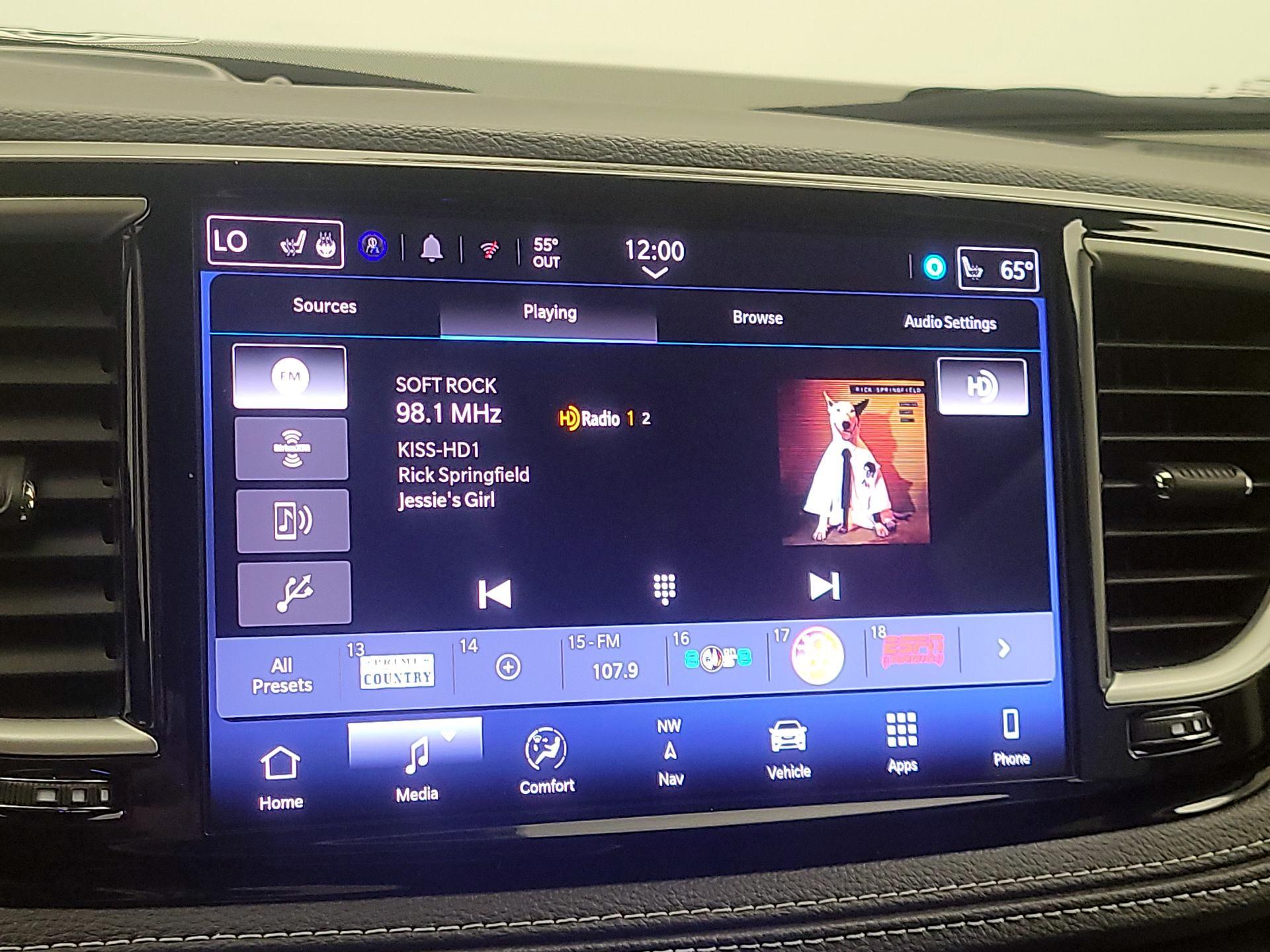 Thumbnail: 2024 Chrysler Pacifica - 16