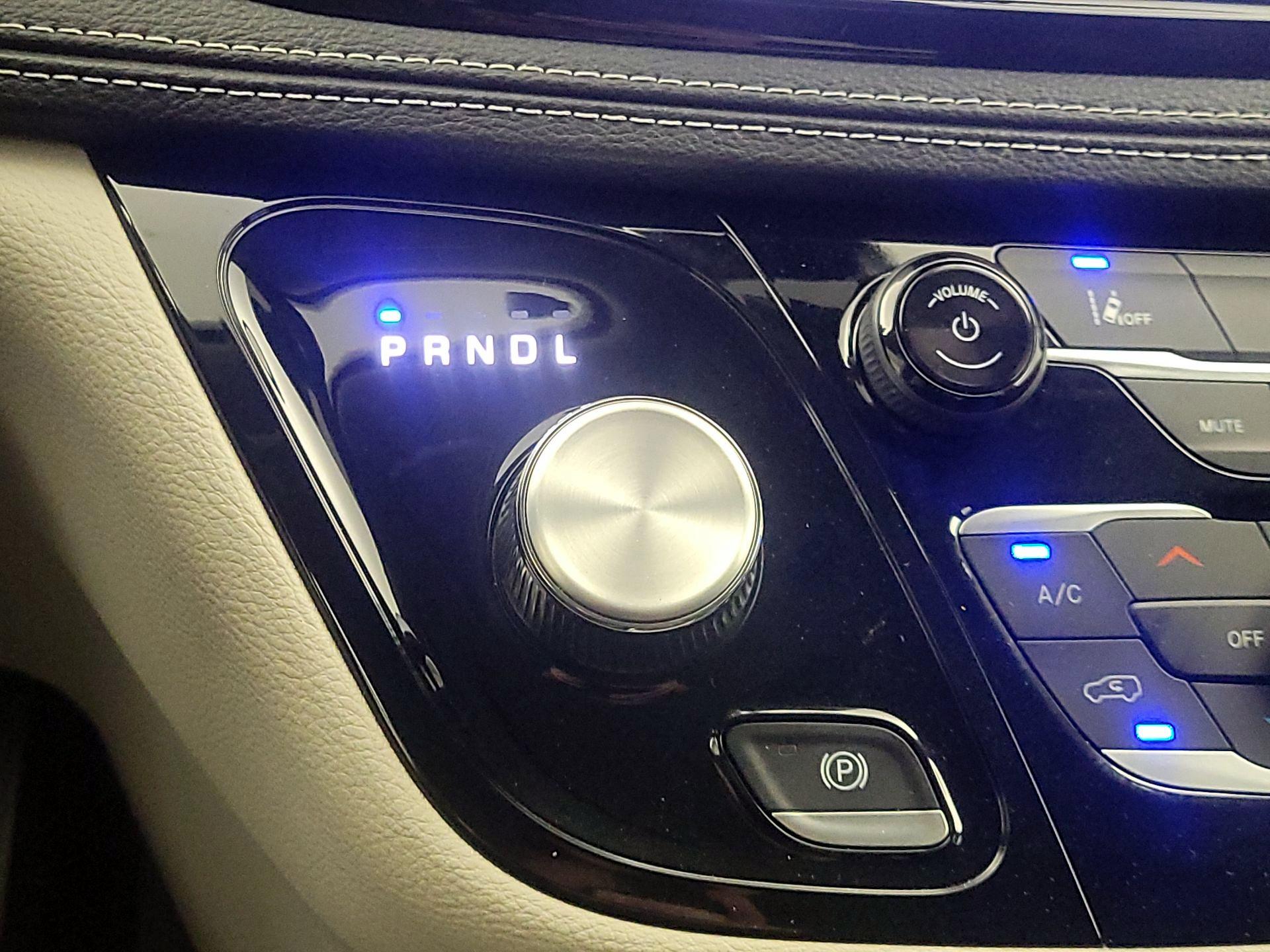 Thumbnail: 2024 Chrysler Pacifica - 18